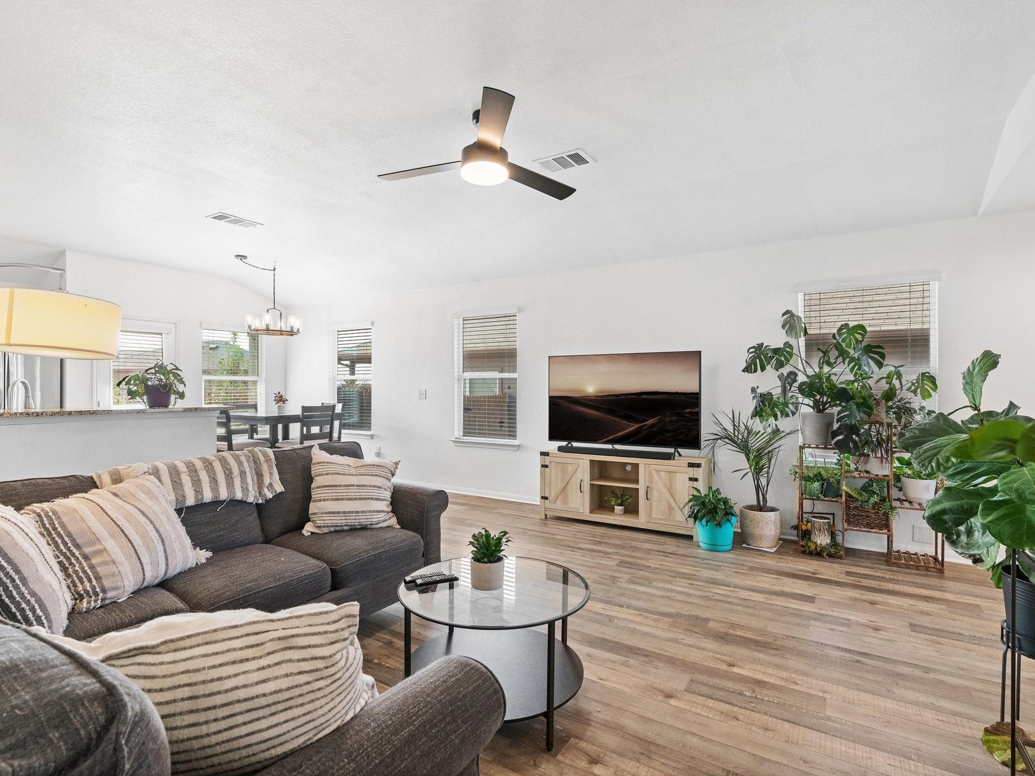 6301 Diamondleaf Bnd Property Photo 9