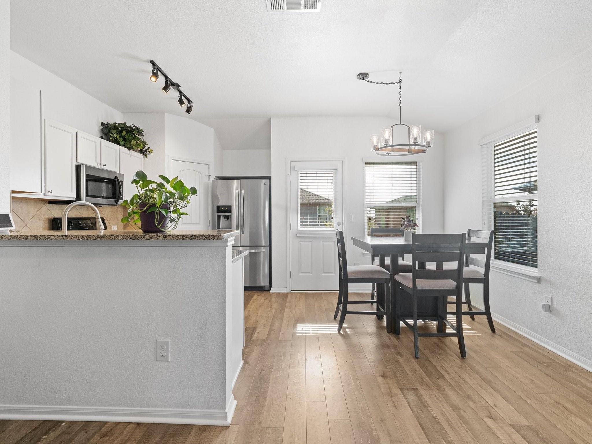 6301 Diamondleaf Bnd Property Photo 10