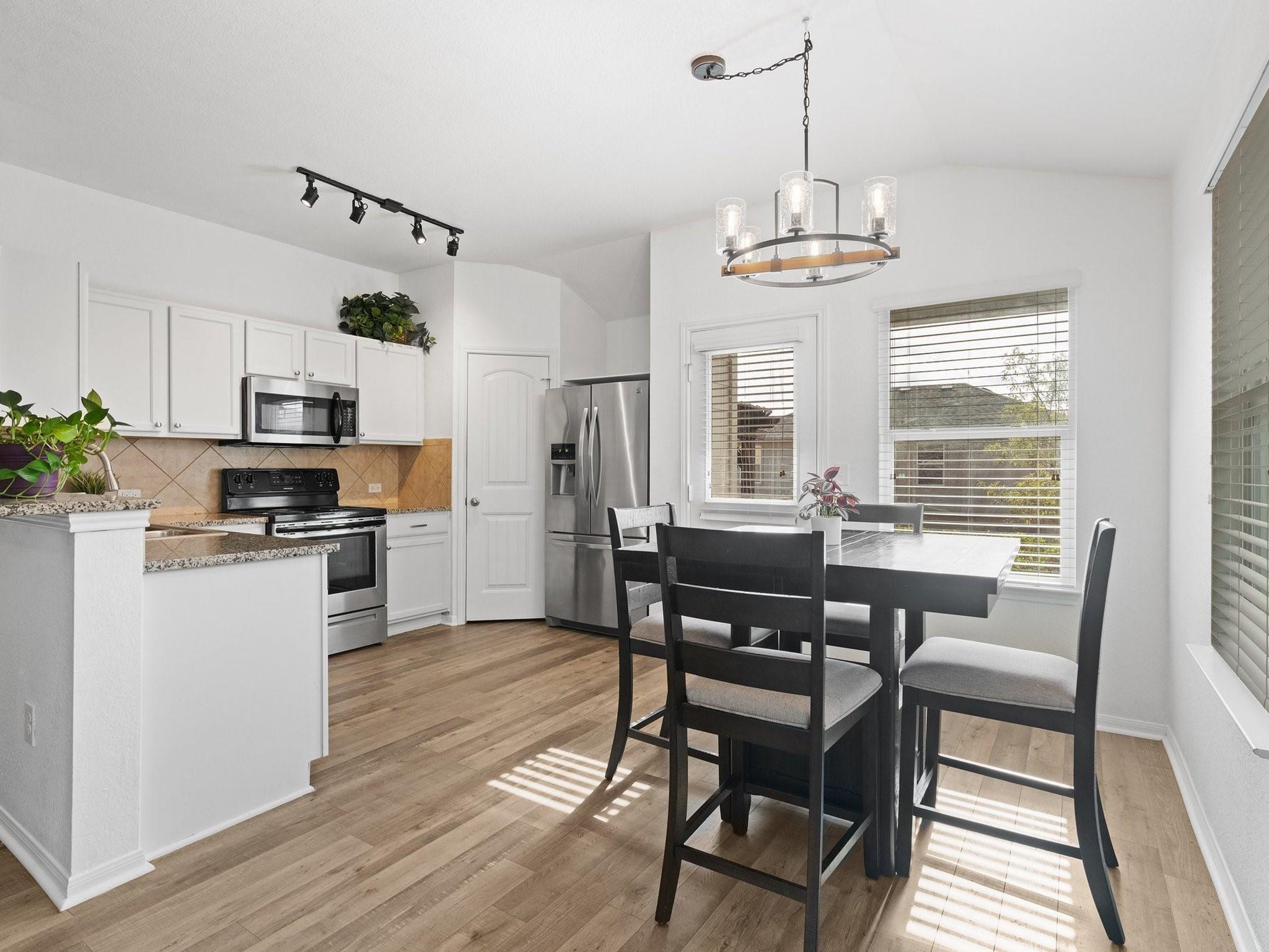 6301 Diamondleaf Bnd Property Photo 11