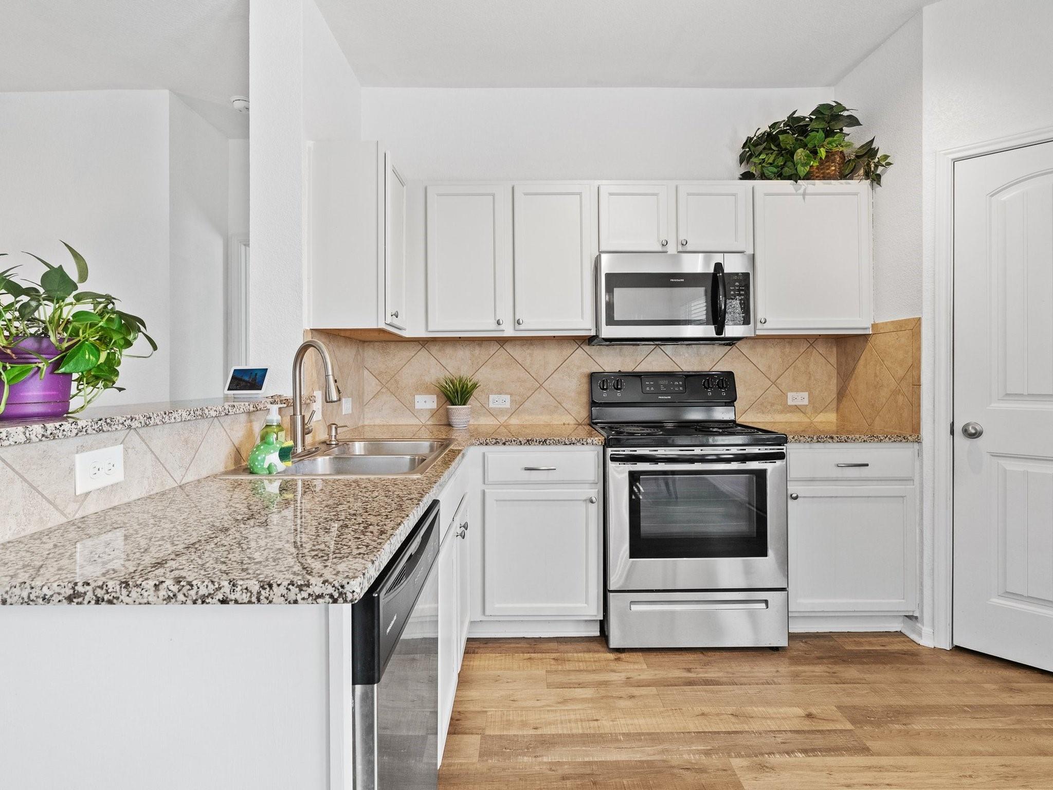6301 Diamondleaf Bnd Property Photo 12