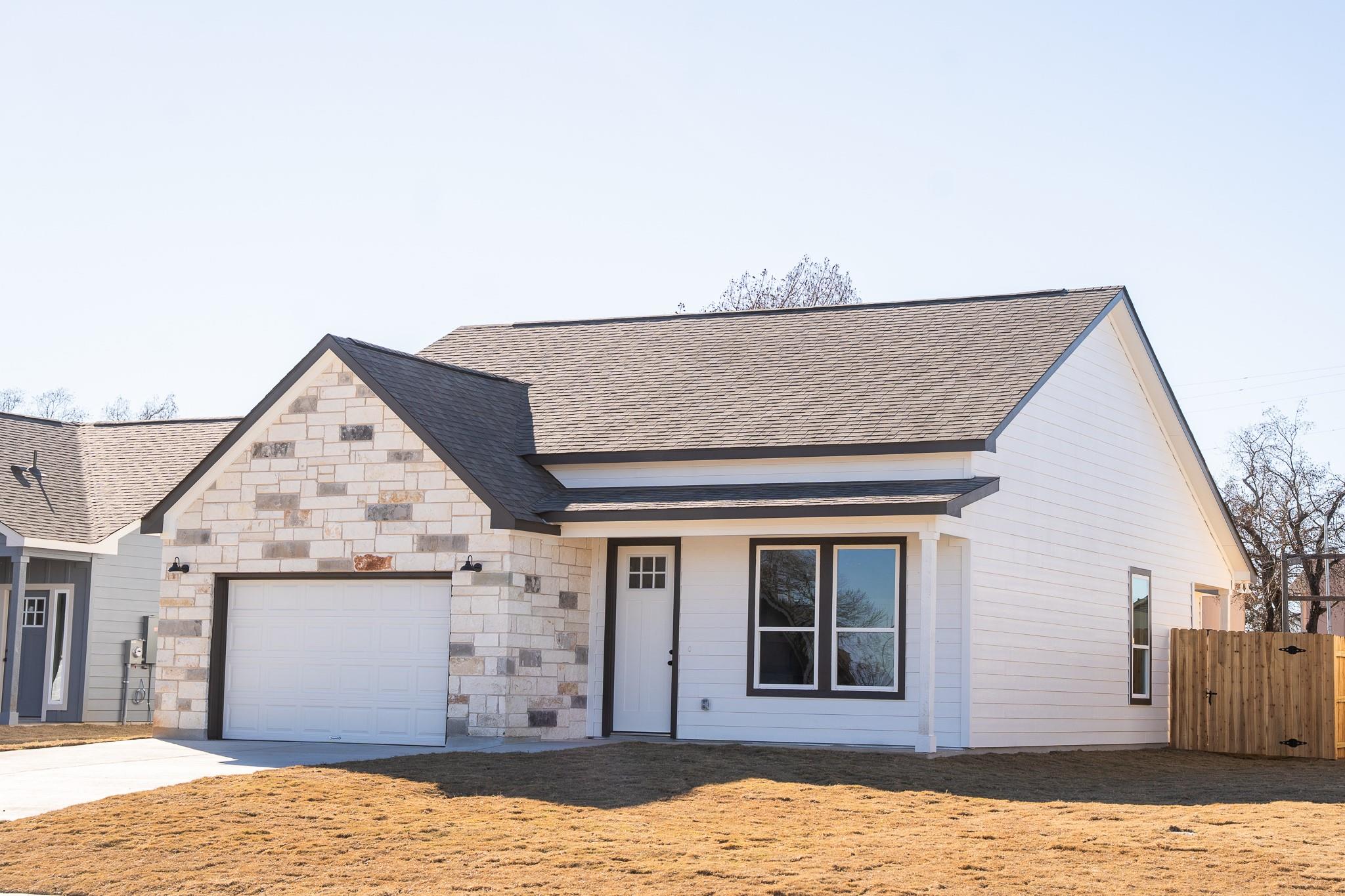 313 String Prairie Way Property Photo 2