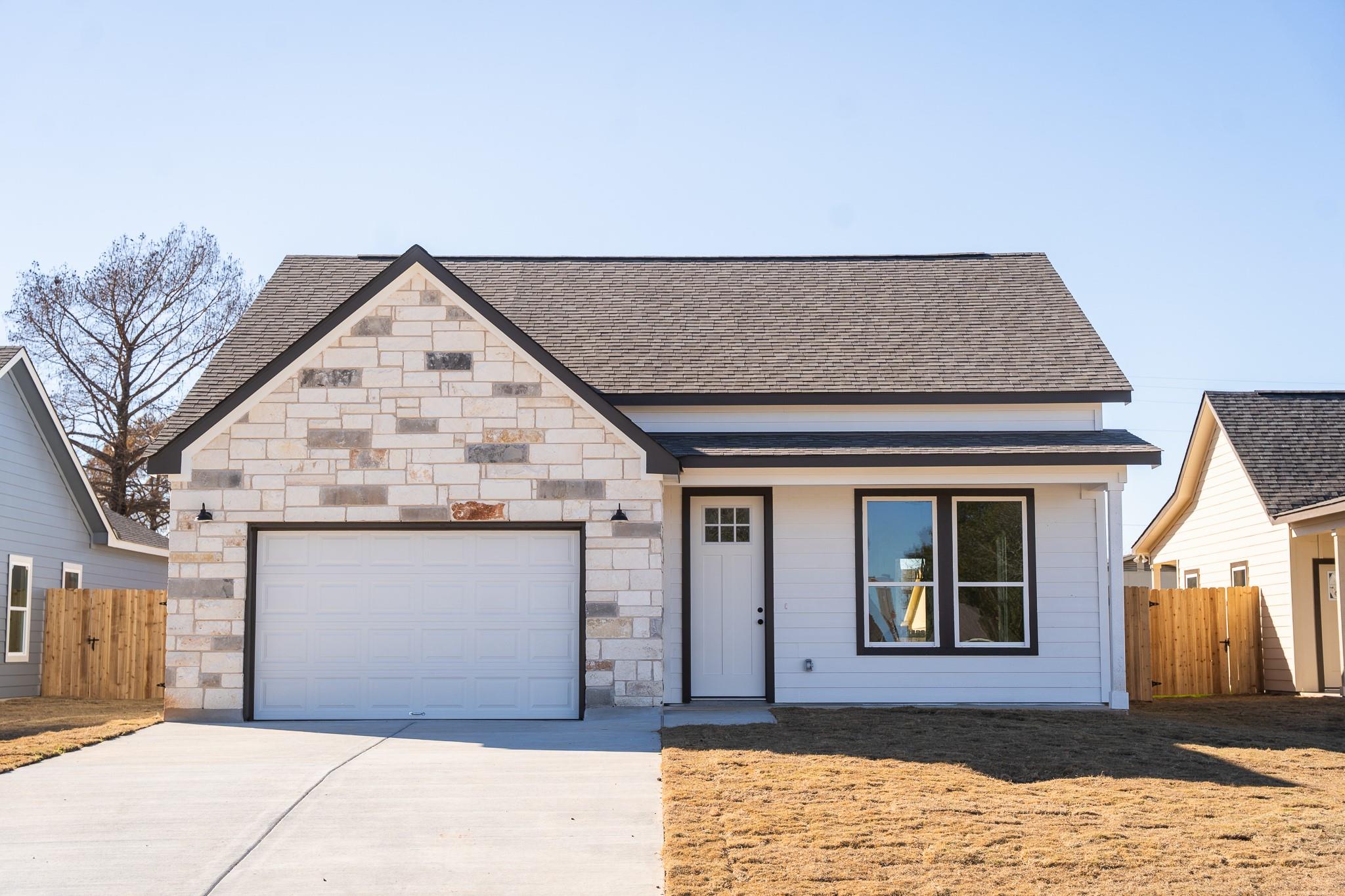 313 String Prairie Way Property Photo 3
