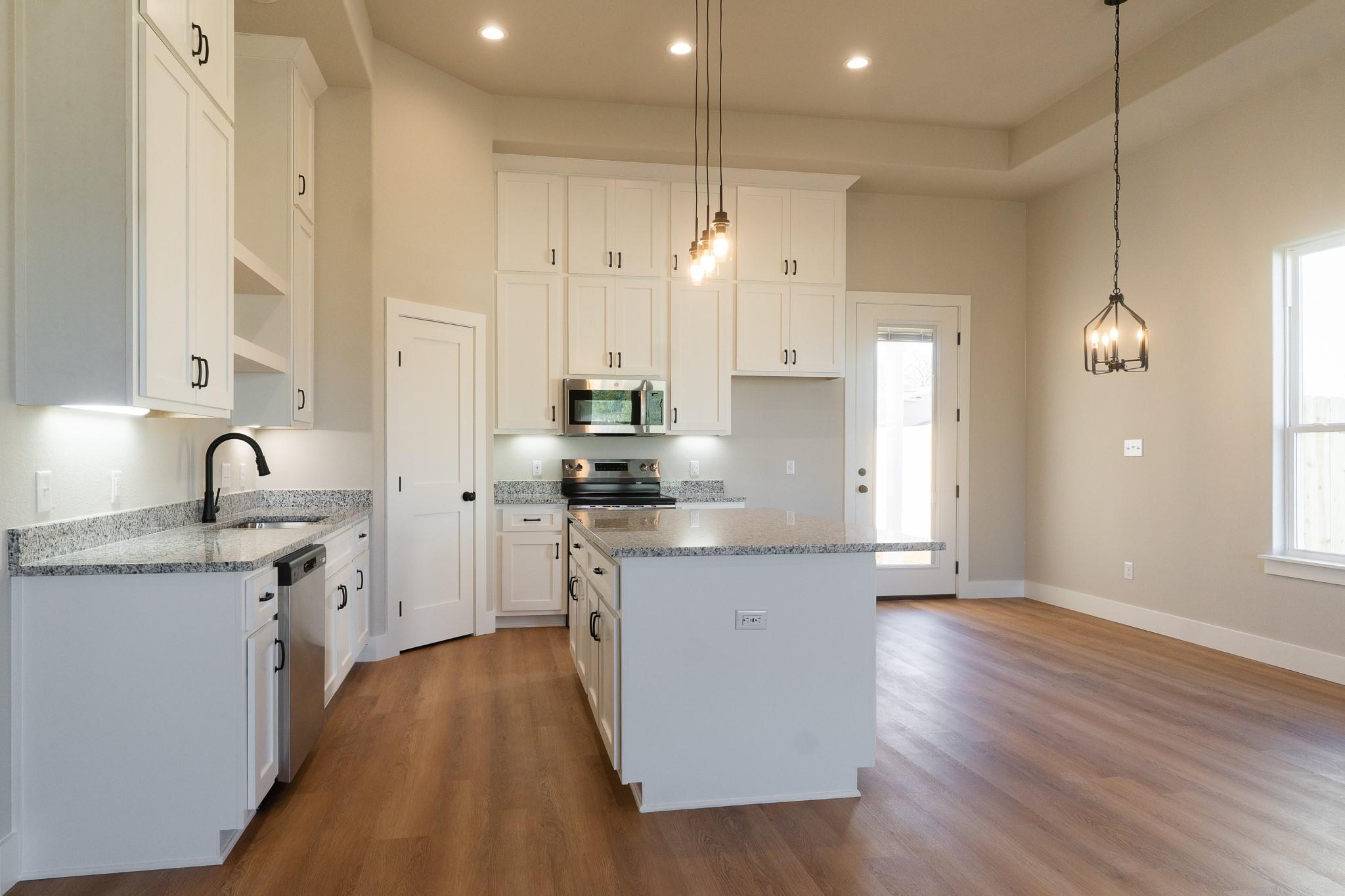 313 String Prairie Way Property Photo 7