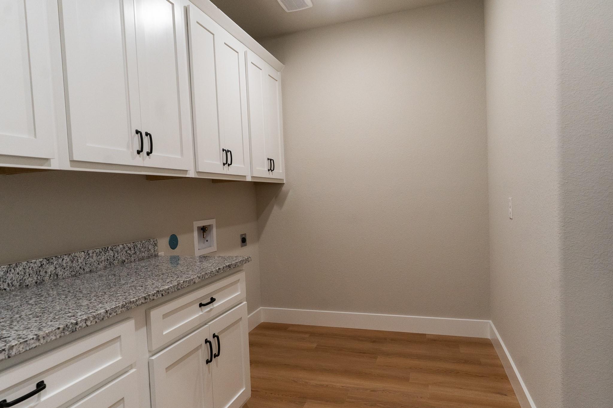 313 String Prairie Way Property Photo 8