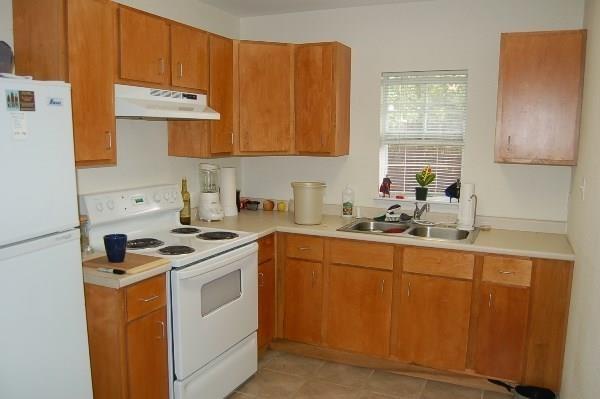 4704 Evans St B Property Photo 3
