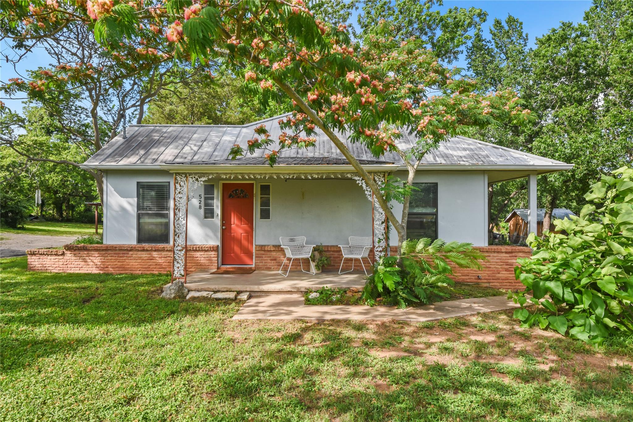 528 Old Mcdade Rd Property Photo 1