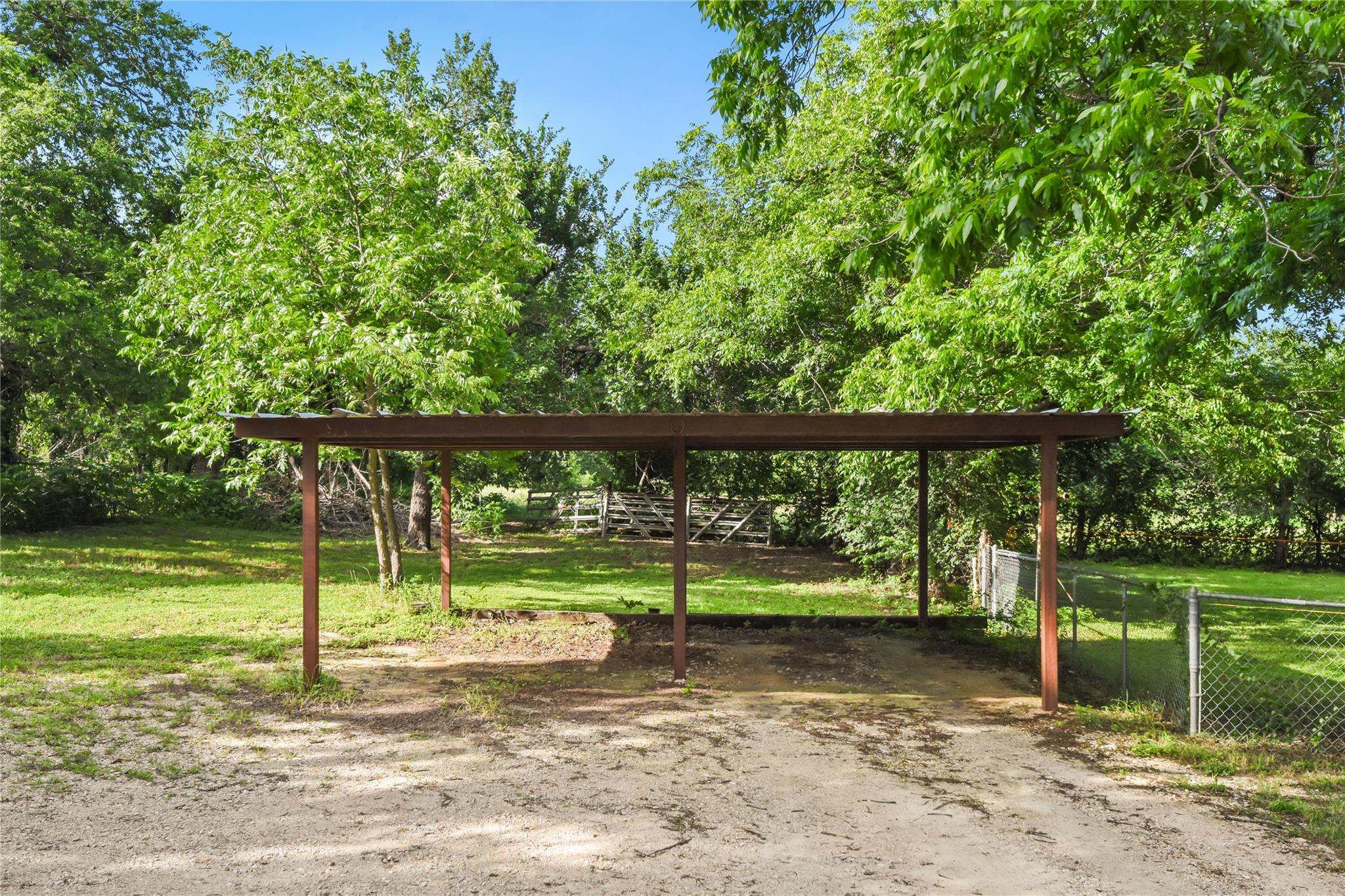 528 Old Mcdade Rd Property Photo 31