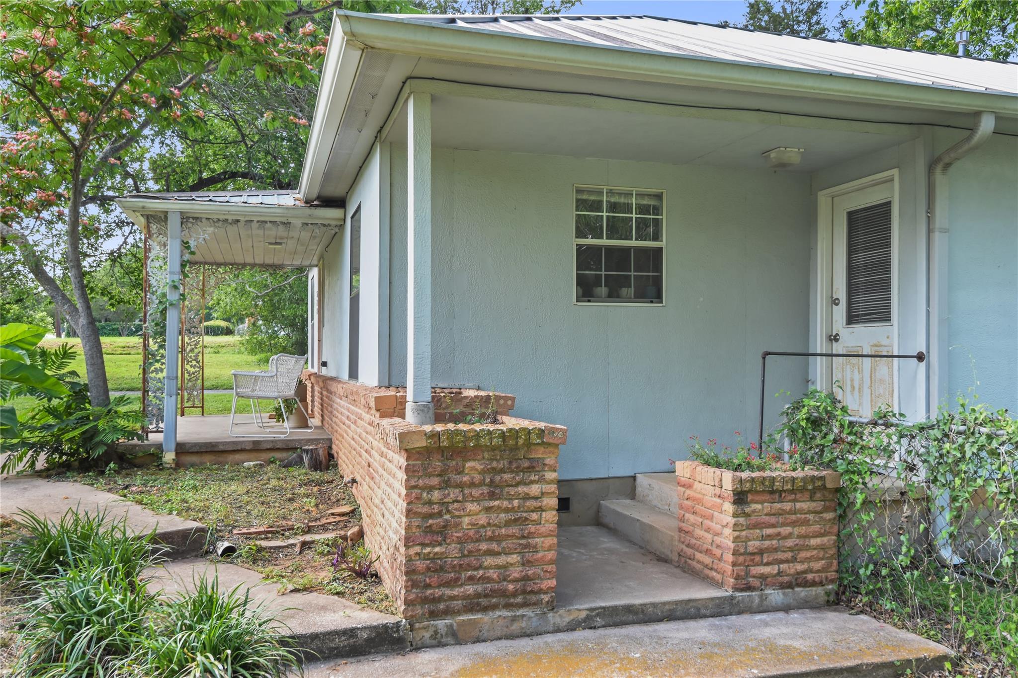 528 Old Mcdade Rd Property Photo 32