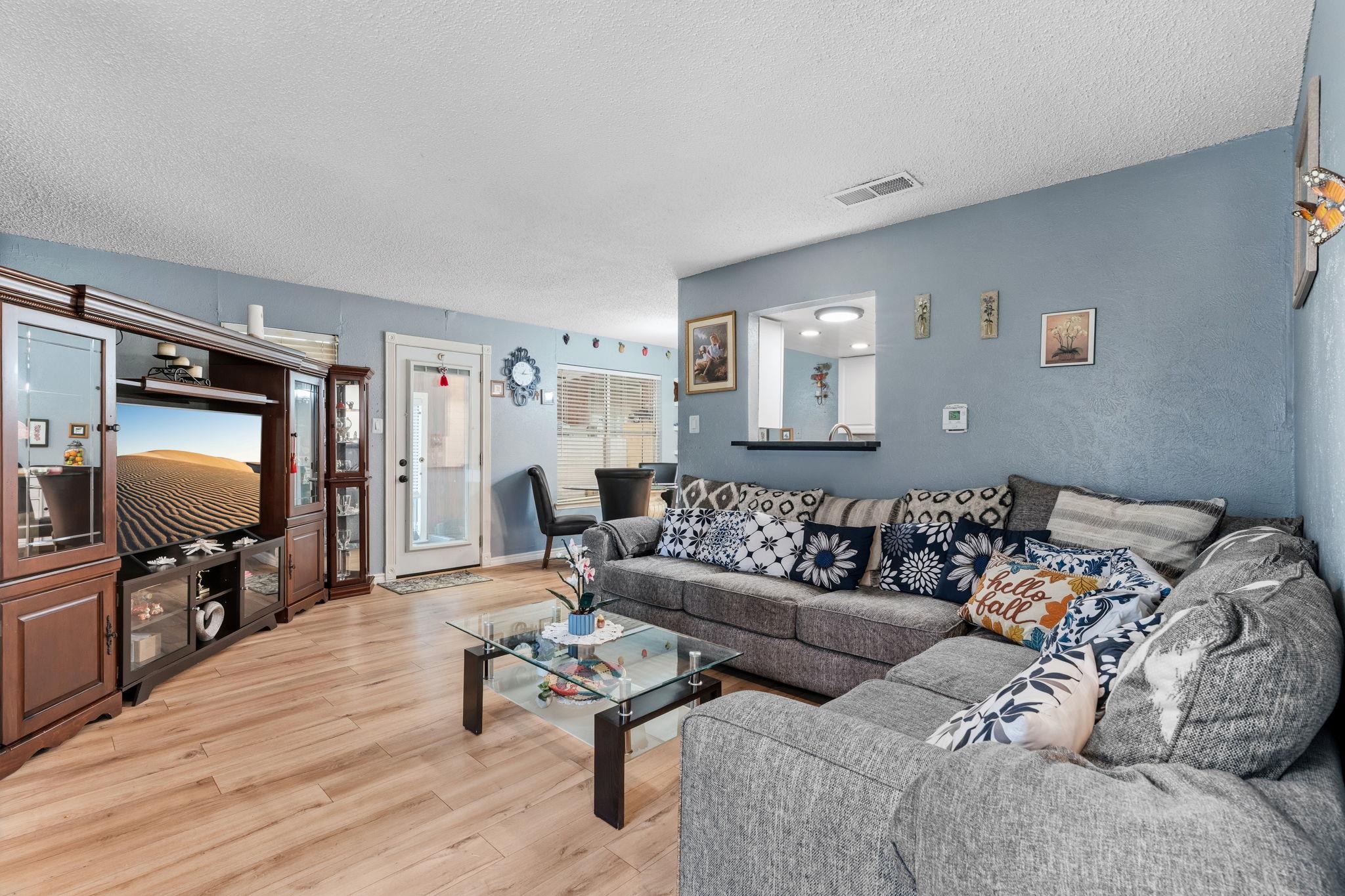 1304 Cool Shadow Dr Property Photo 7