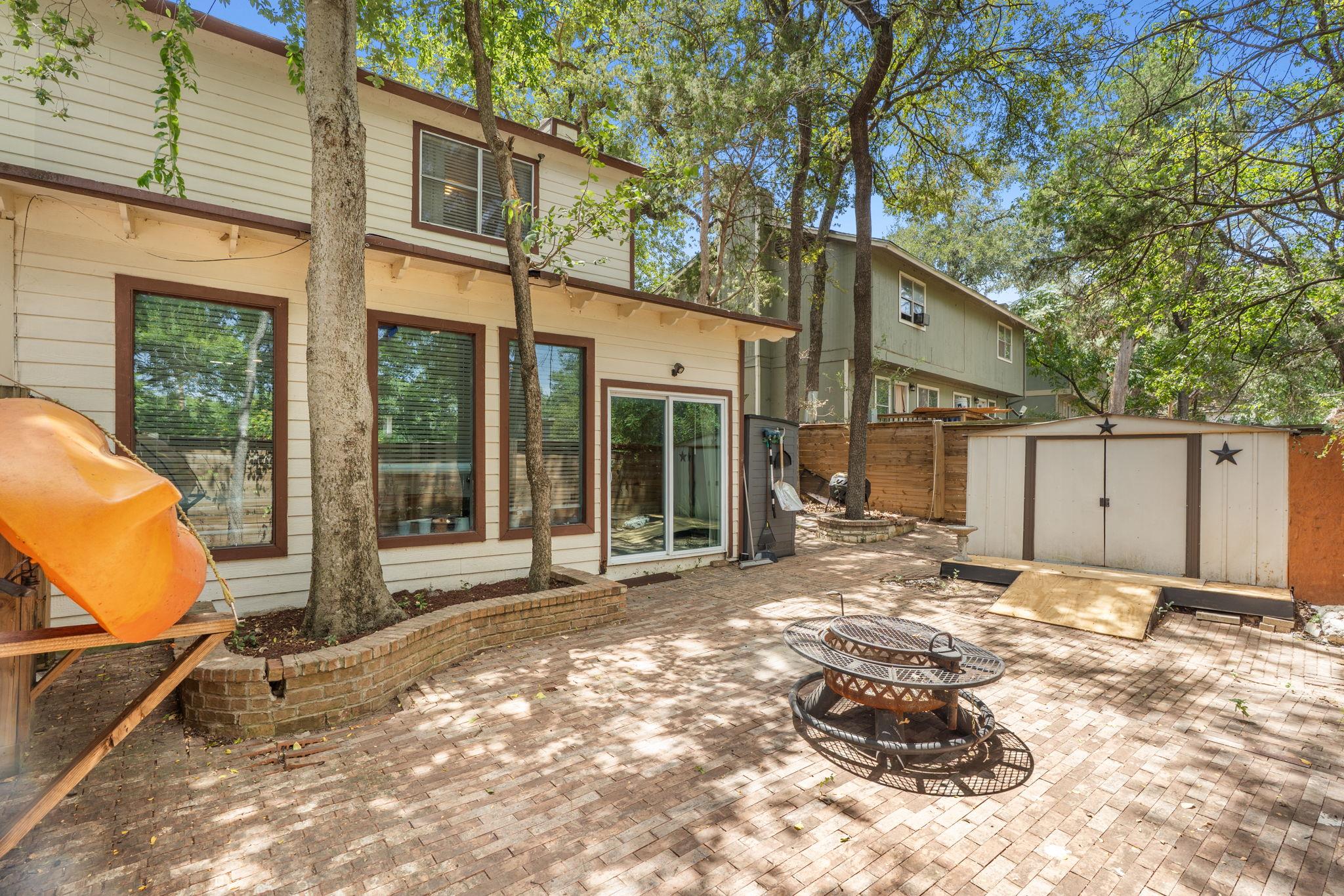 1304 Cool Shadow Dr Property Photo 22