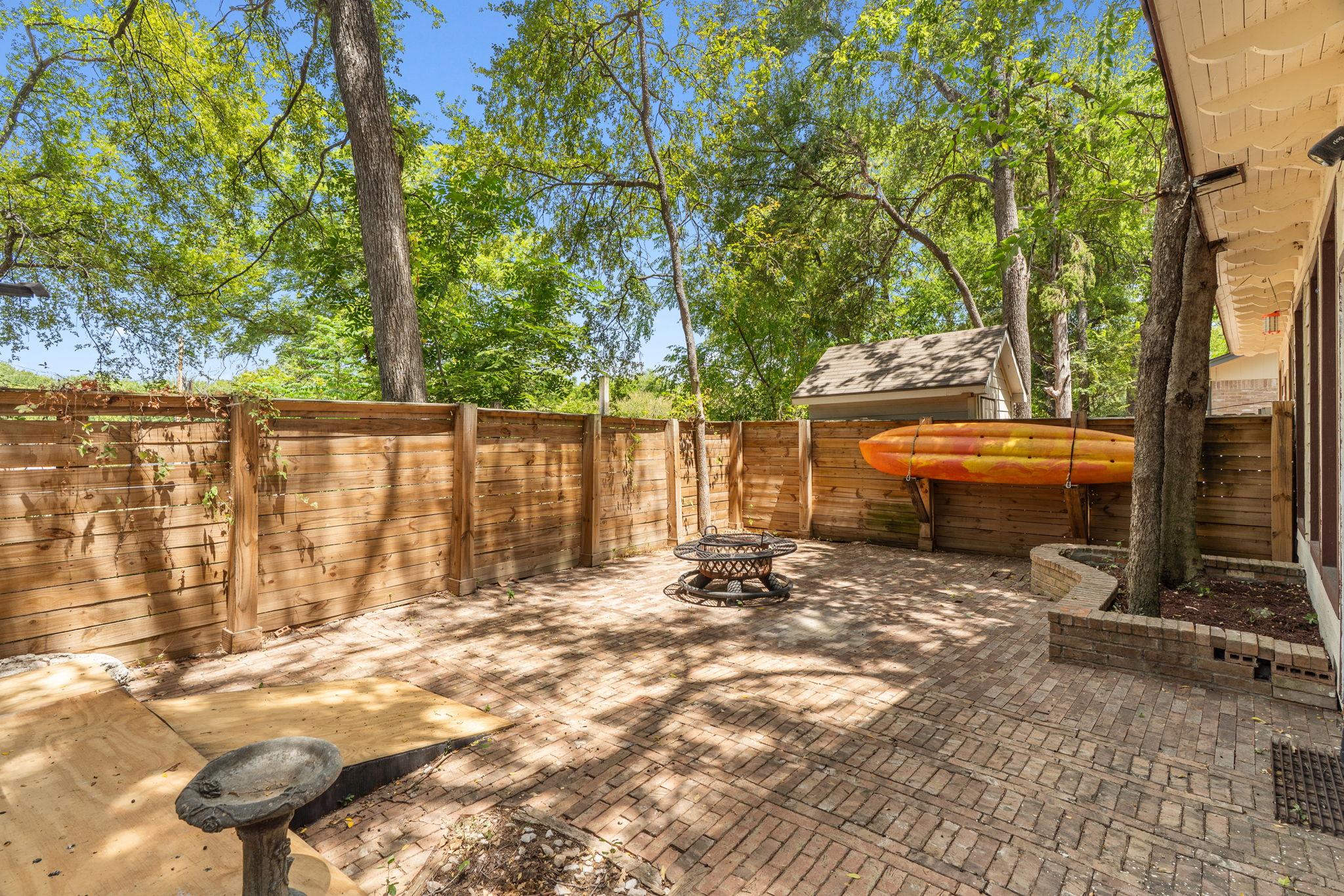 1304 Cool Shadow Dr Property Photo 23