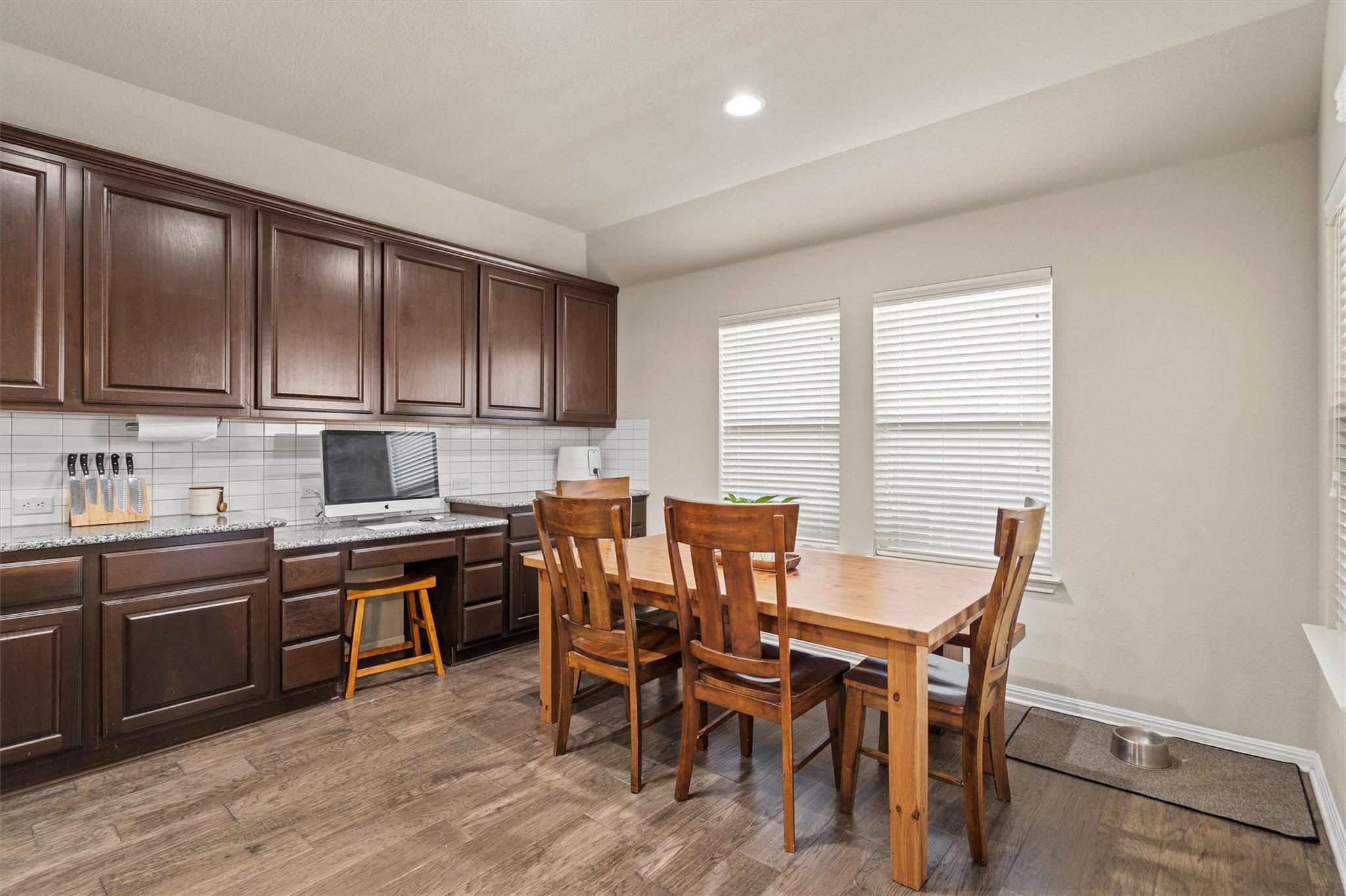 2520 Weeping Beech Ln Property Photo 18