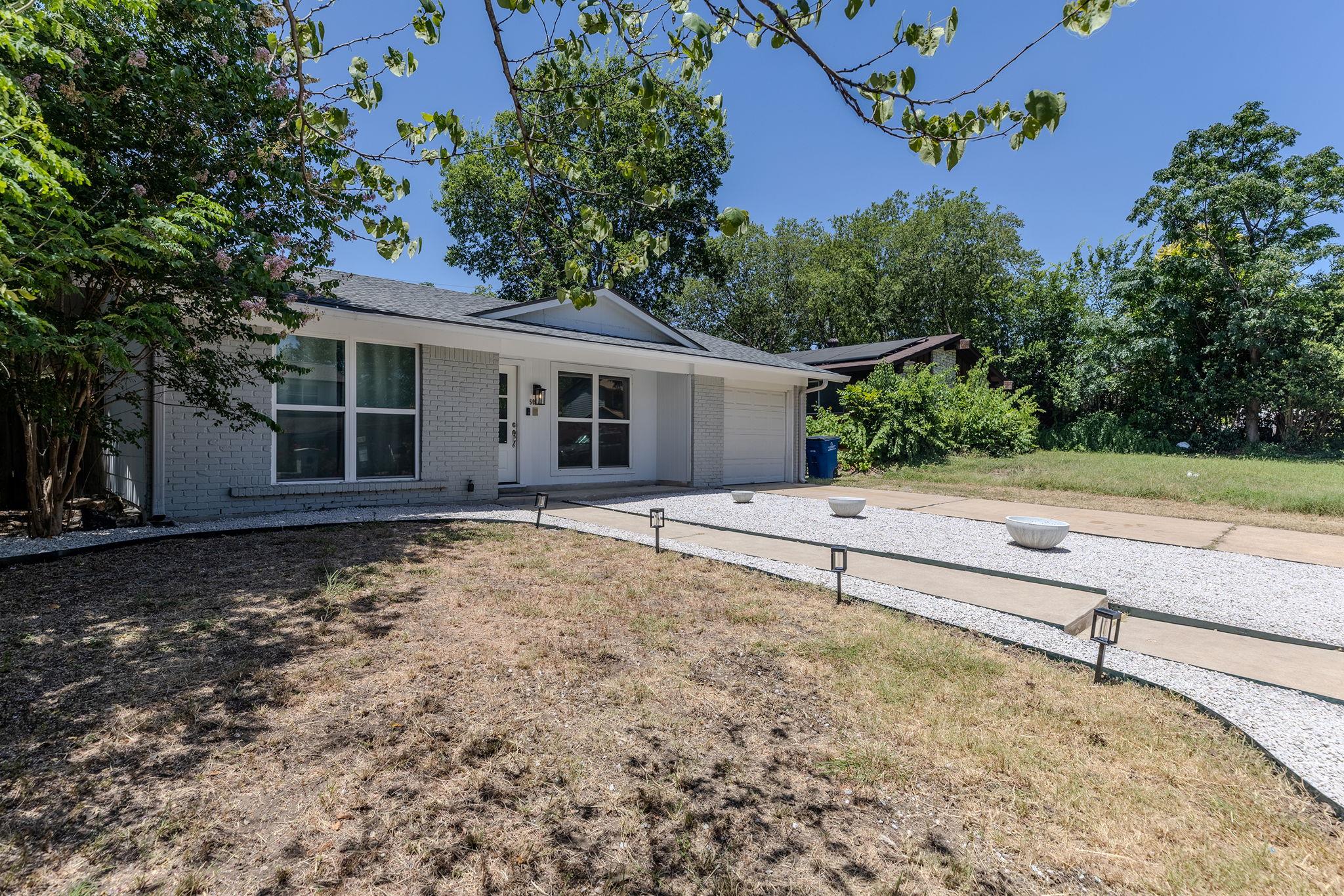 501 Arbor Ln Property Photo 2