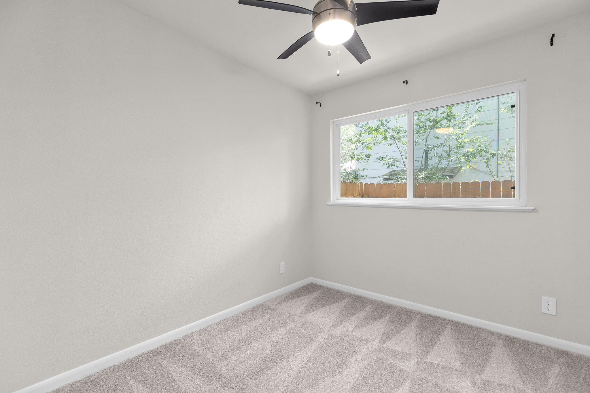 501 Arbor Ln Property Photo 9