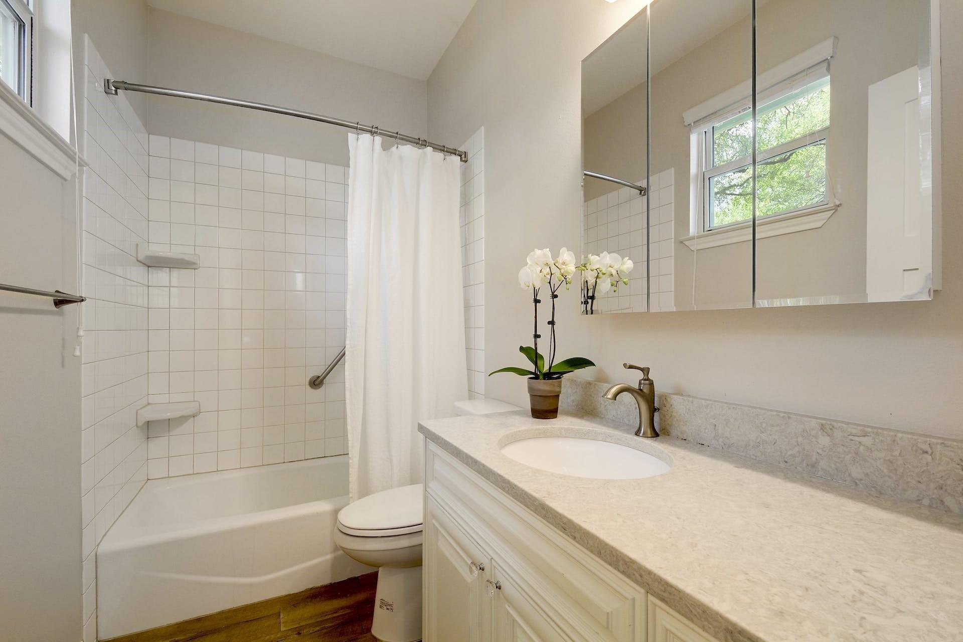 2330 Westforest Dr #b Property Photo 14