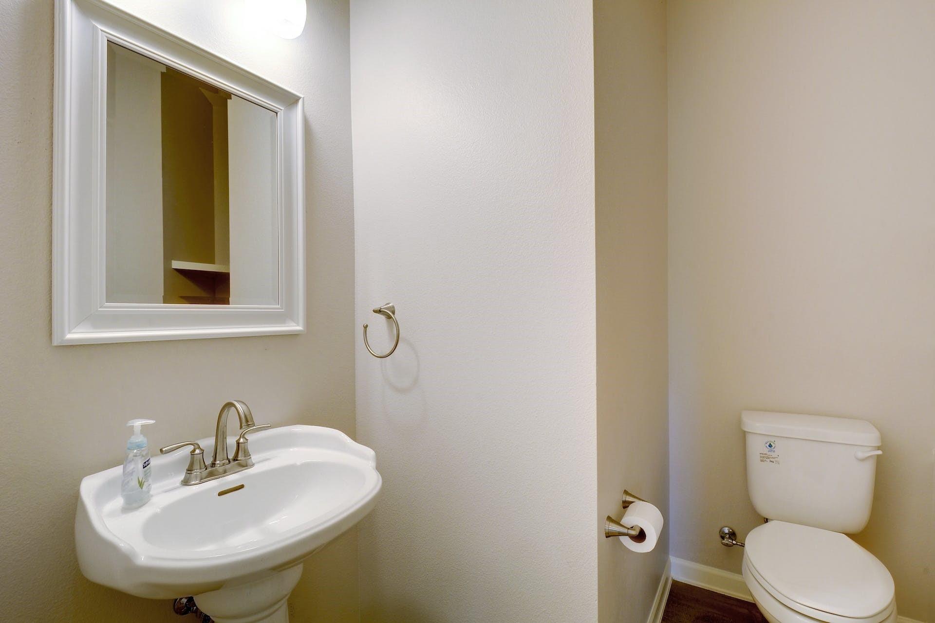 2330 Westforest Dr #b Property Photo 19