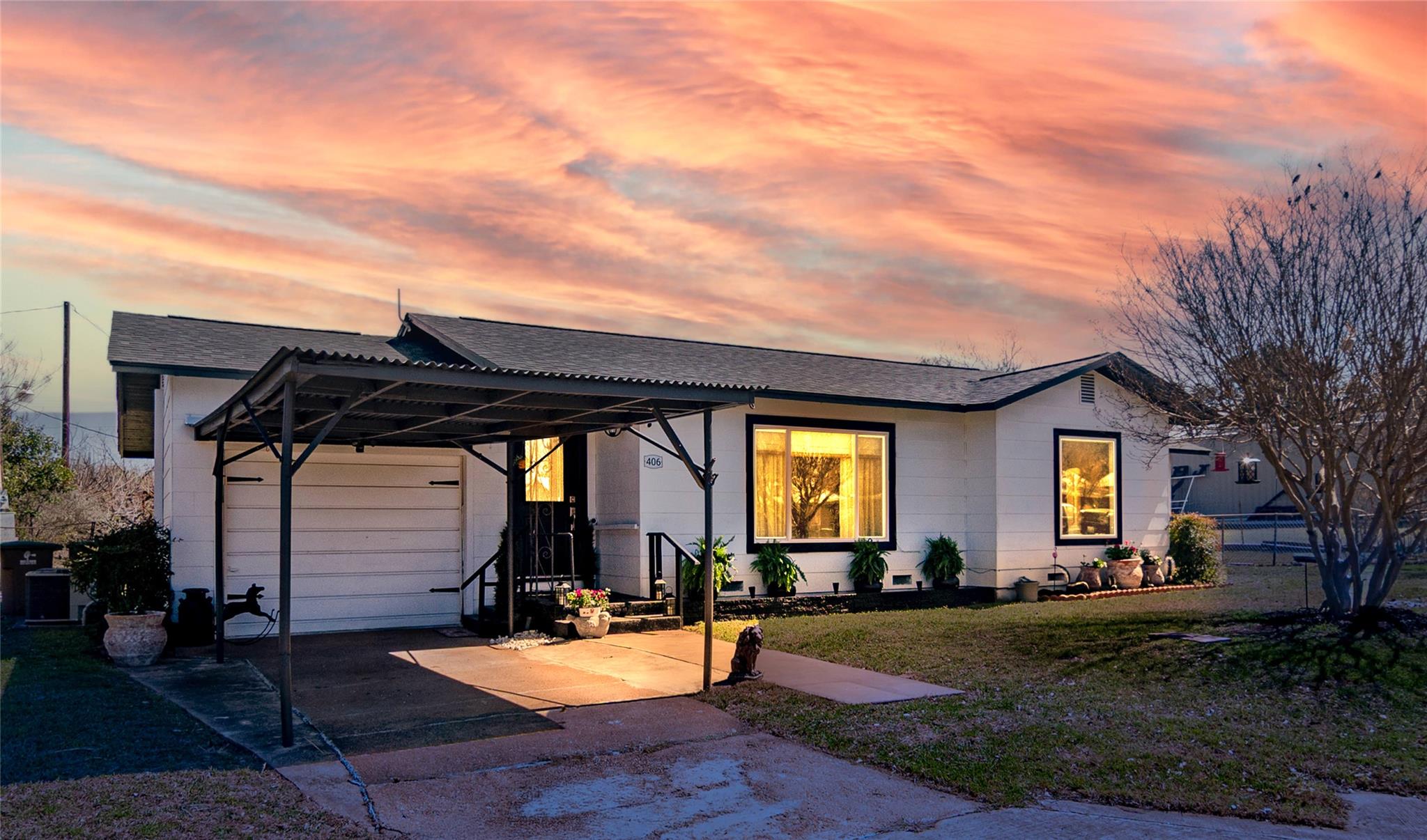 406 Avenue Property Photo