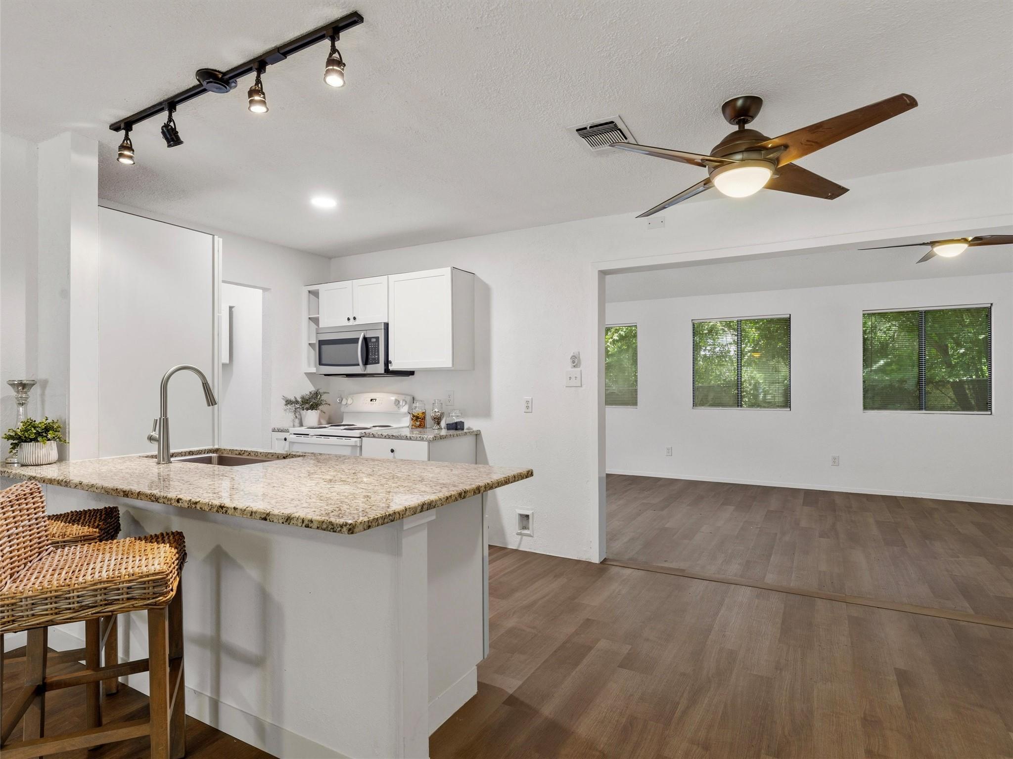 1037 Wilkes Cir Property Photo 11