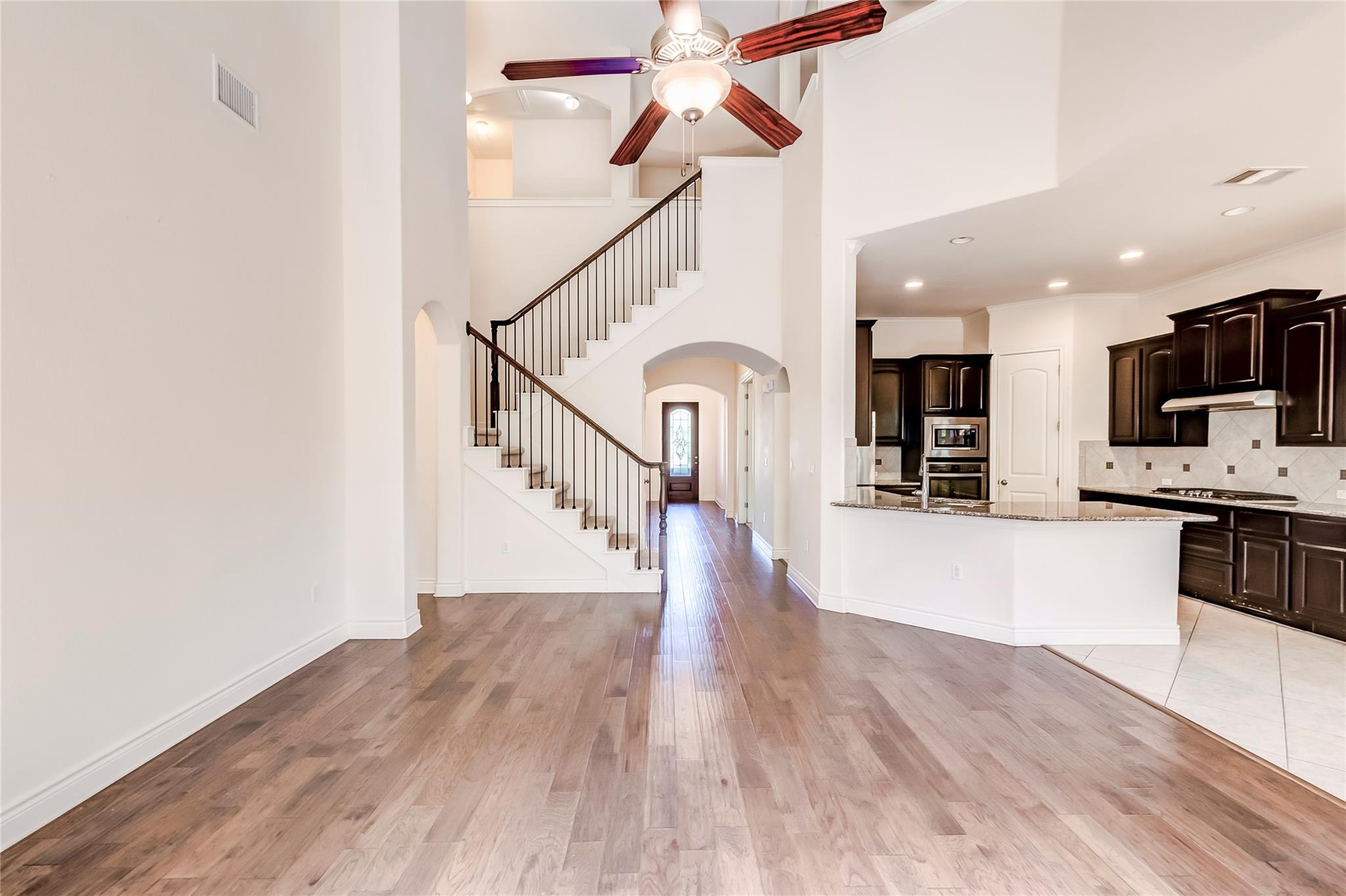 15517 Bended Knee Dr Property Photo 9