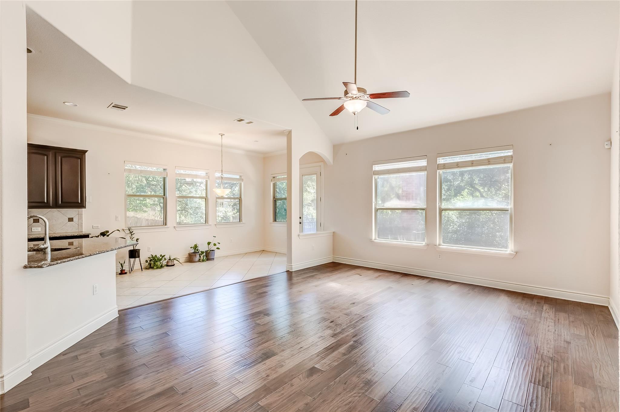15517 Bended Knee Dr Property Photo 11