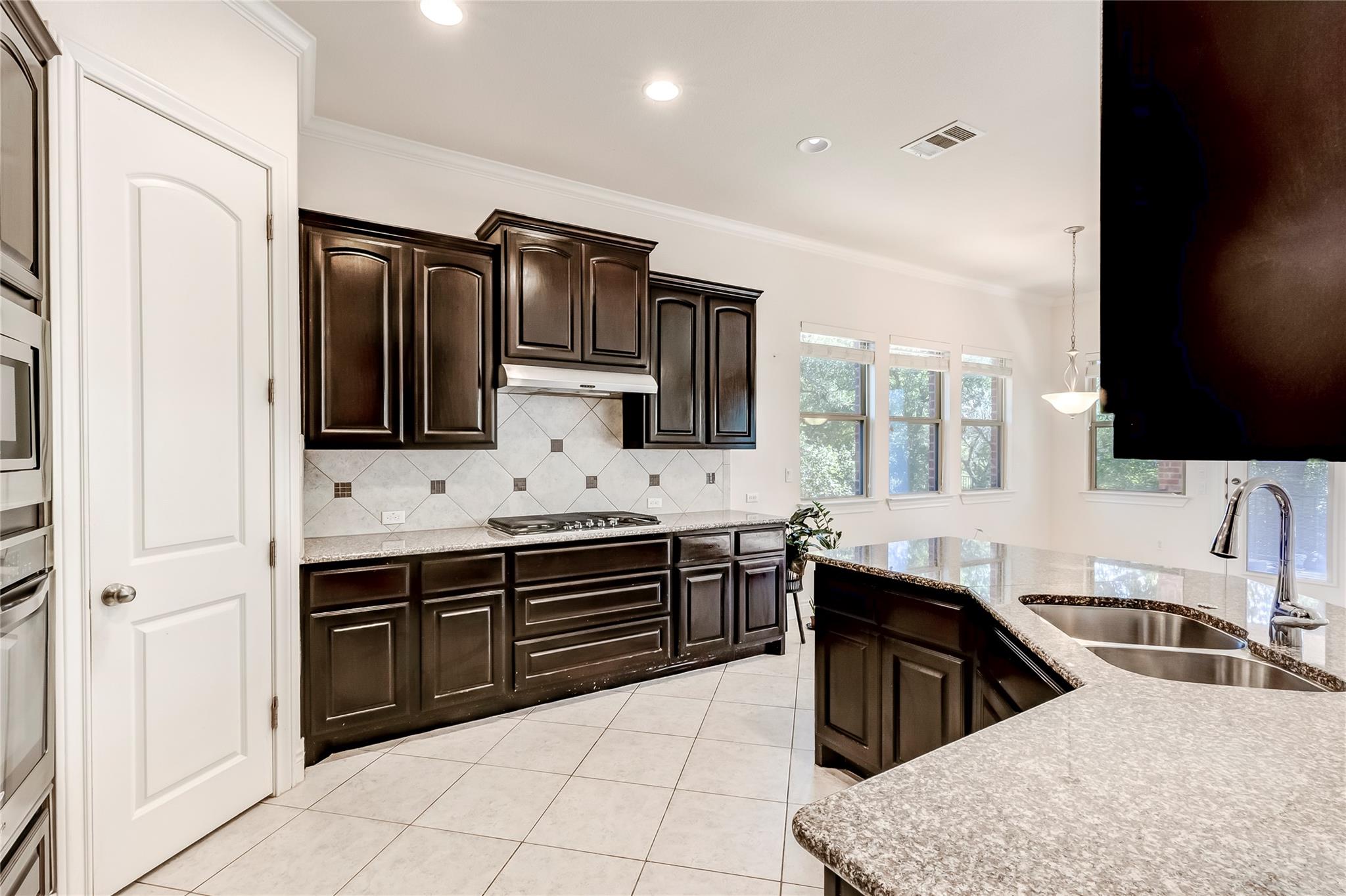 15517 Bended Knee Dr Property Photo 14