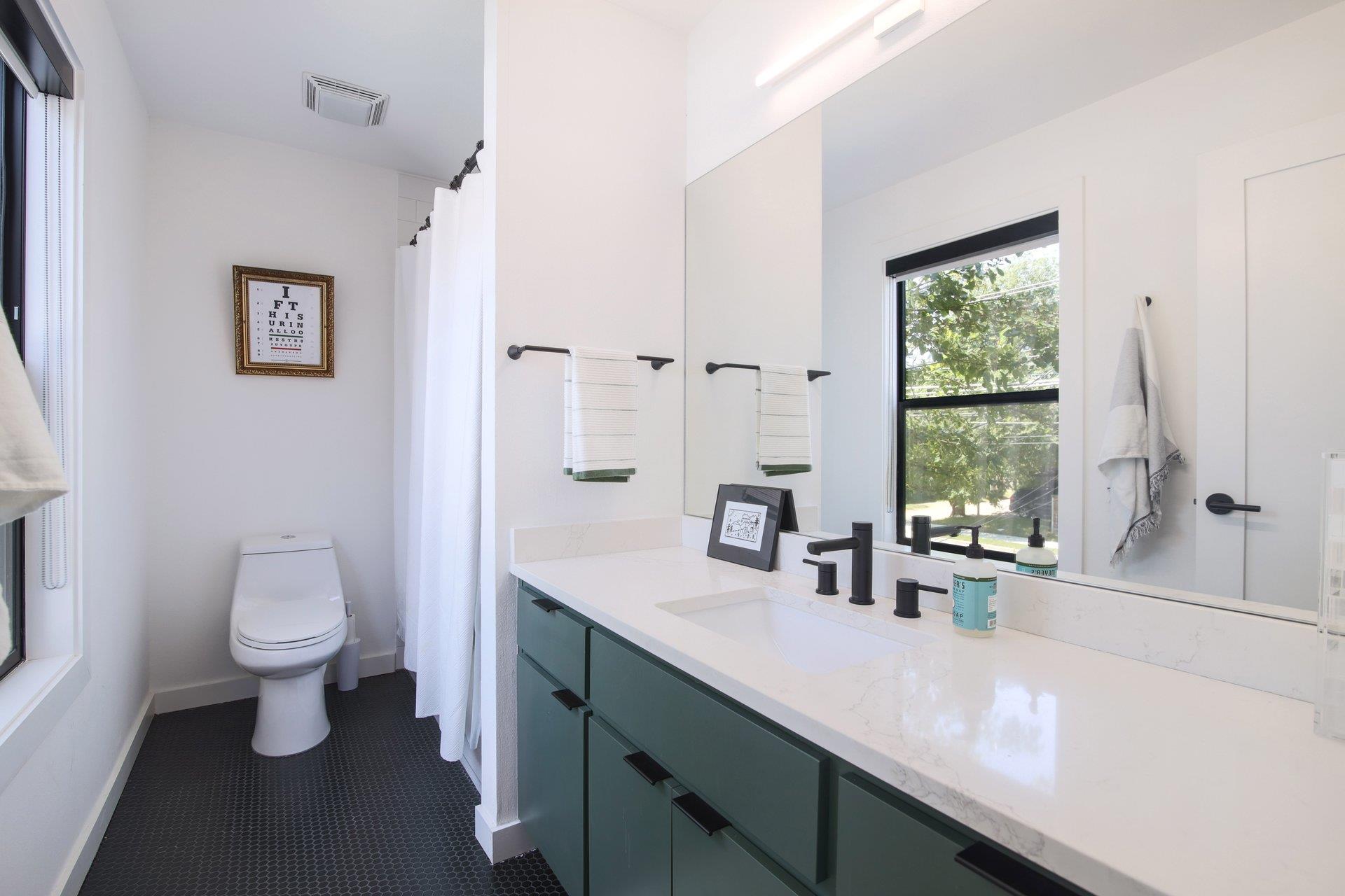 108 Chicon St Property Photo 11