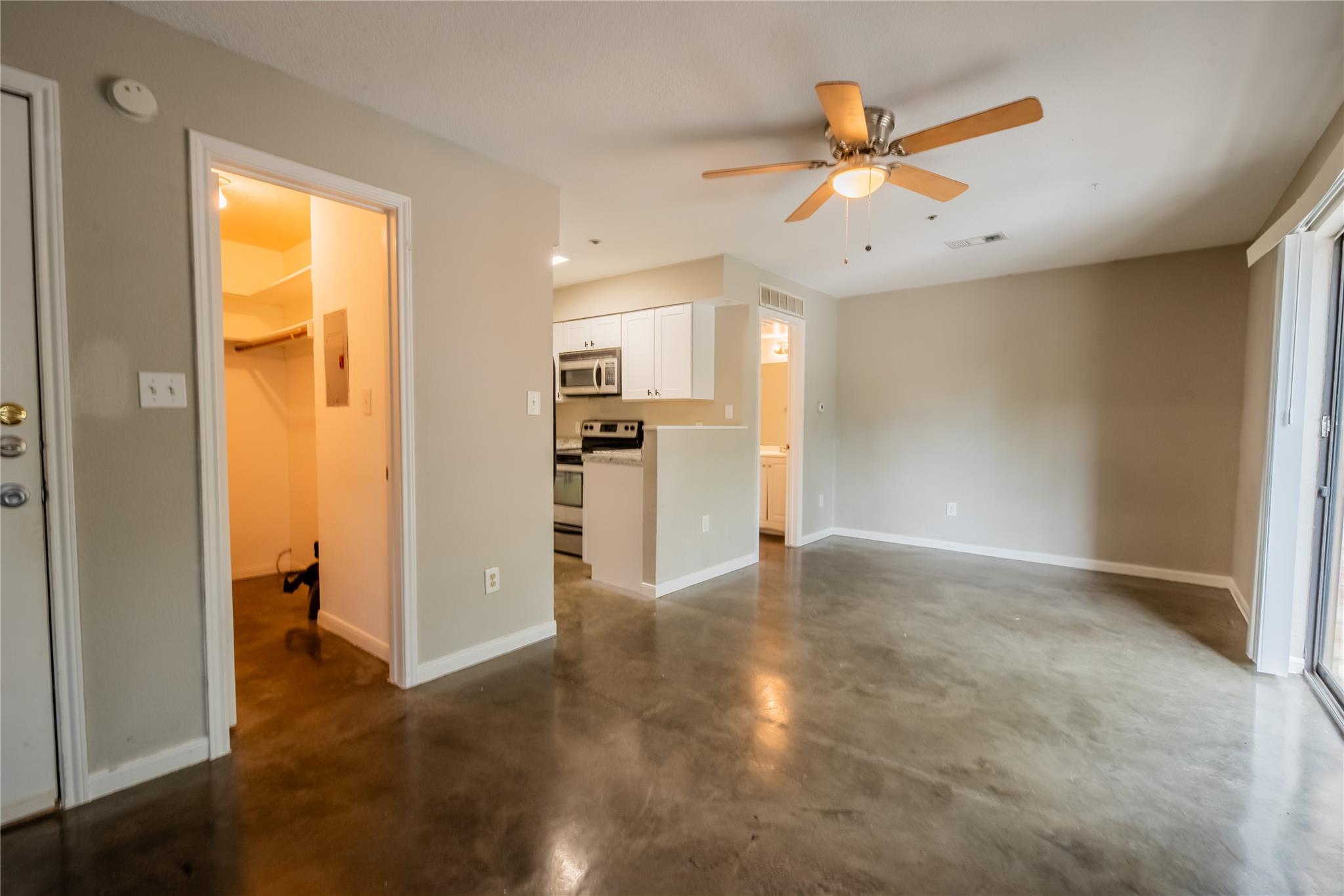 1013 W 23rd St #201 Property Photo 1