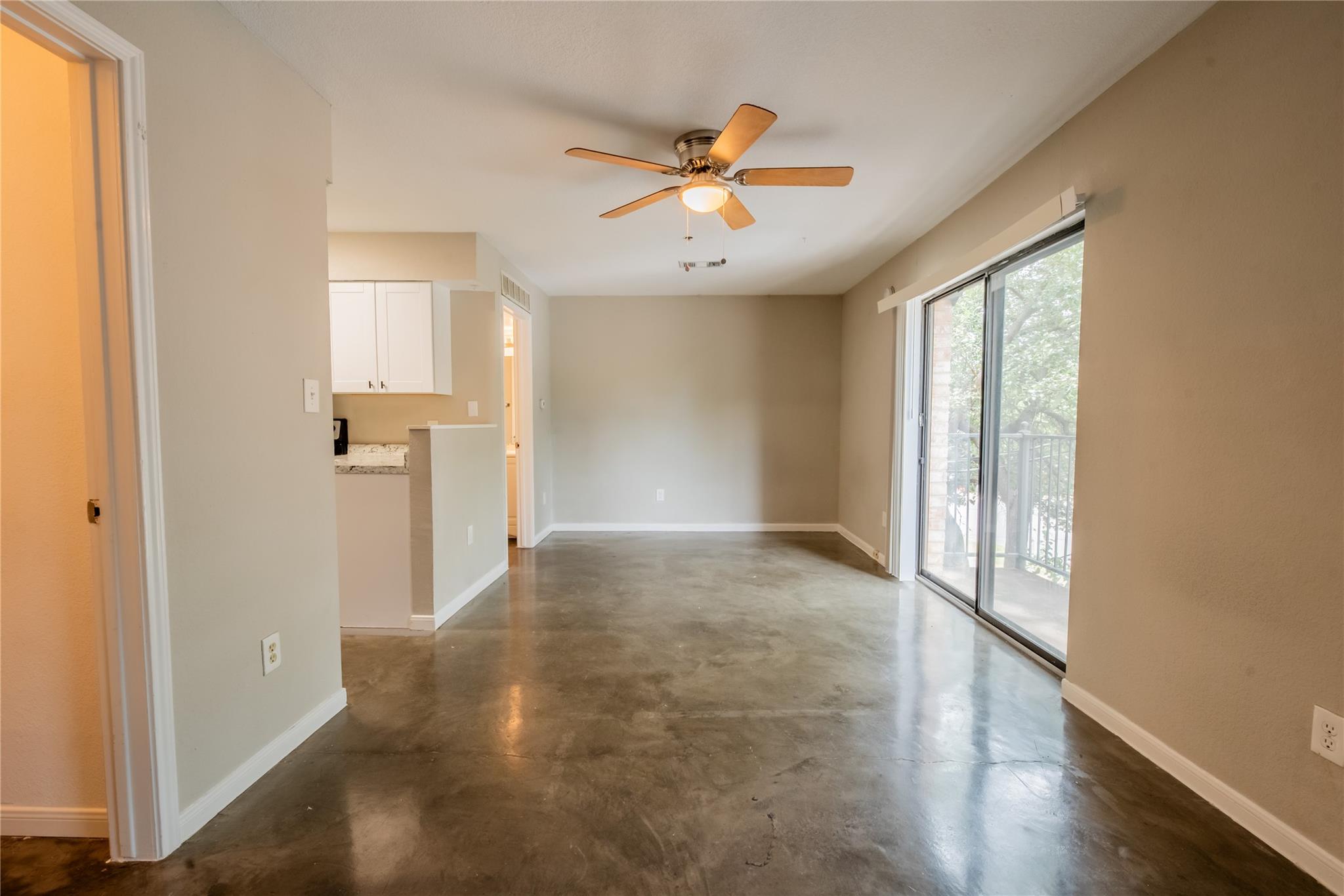 1013 W 23rd St #201 Property Photo 3