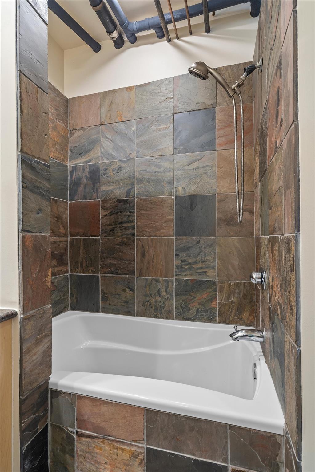 411 Brazos St #312 Property Photo 18