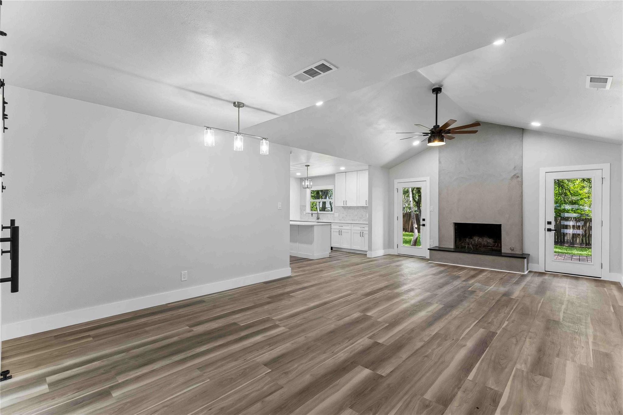 2306 Standish Dr Property Photo 9