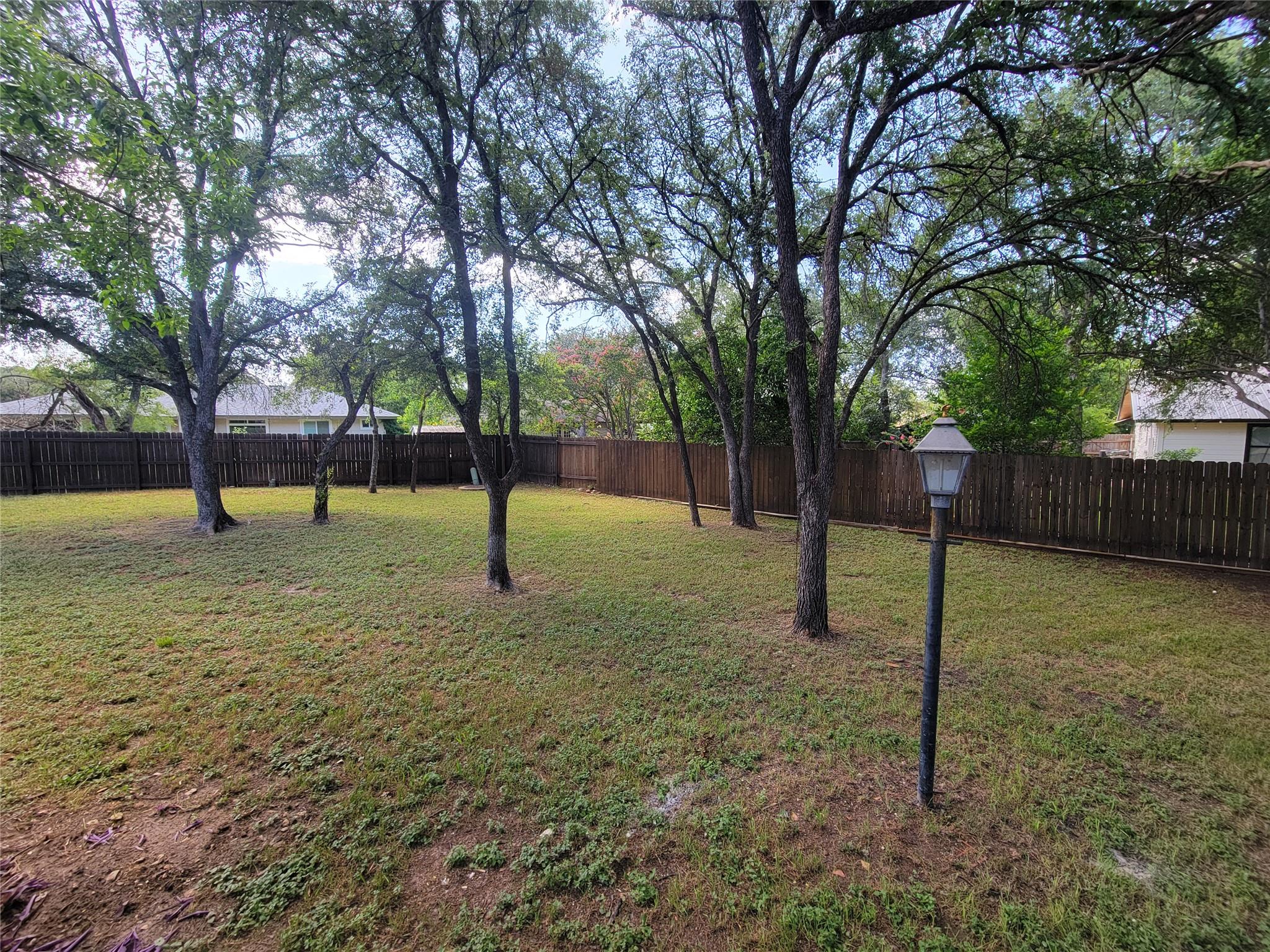 2306 Standish Dr Property Photo 40