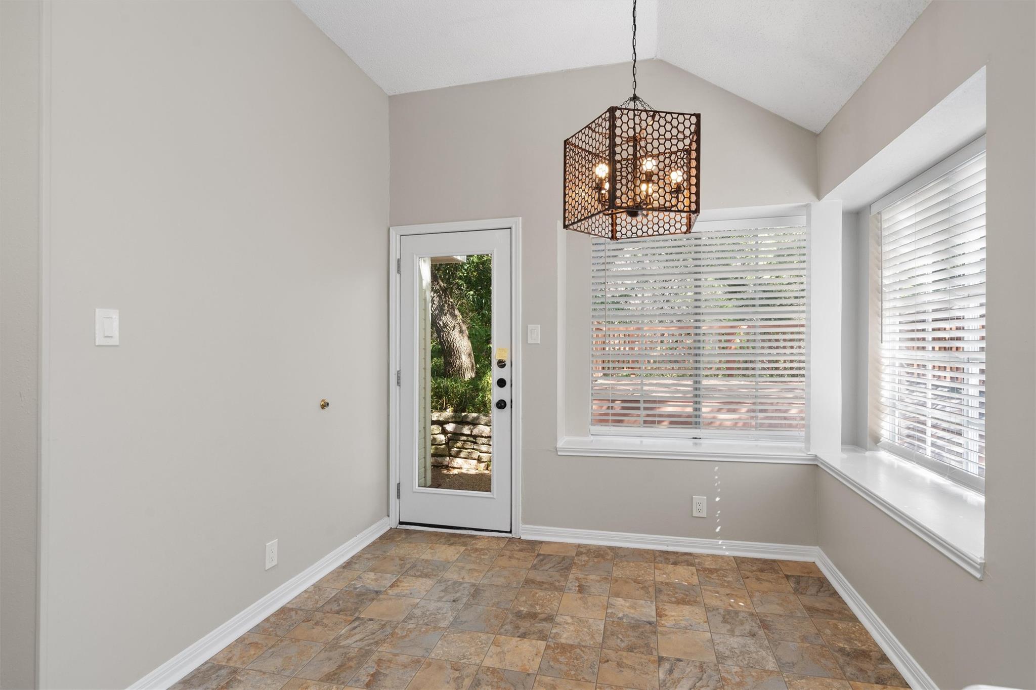 3503 Latimer Dr Property Photo 16