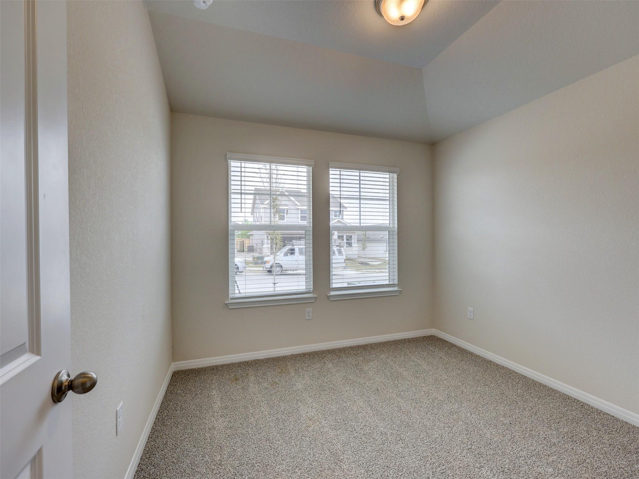 5104 Stockton Ln Property Photo 5