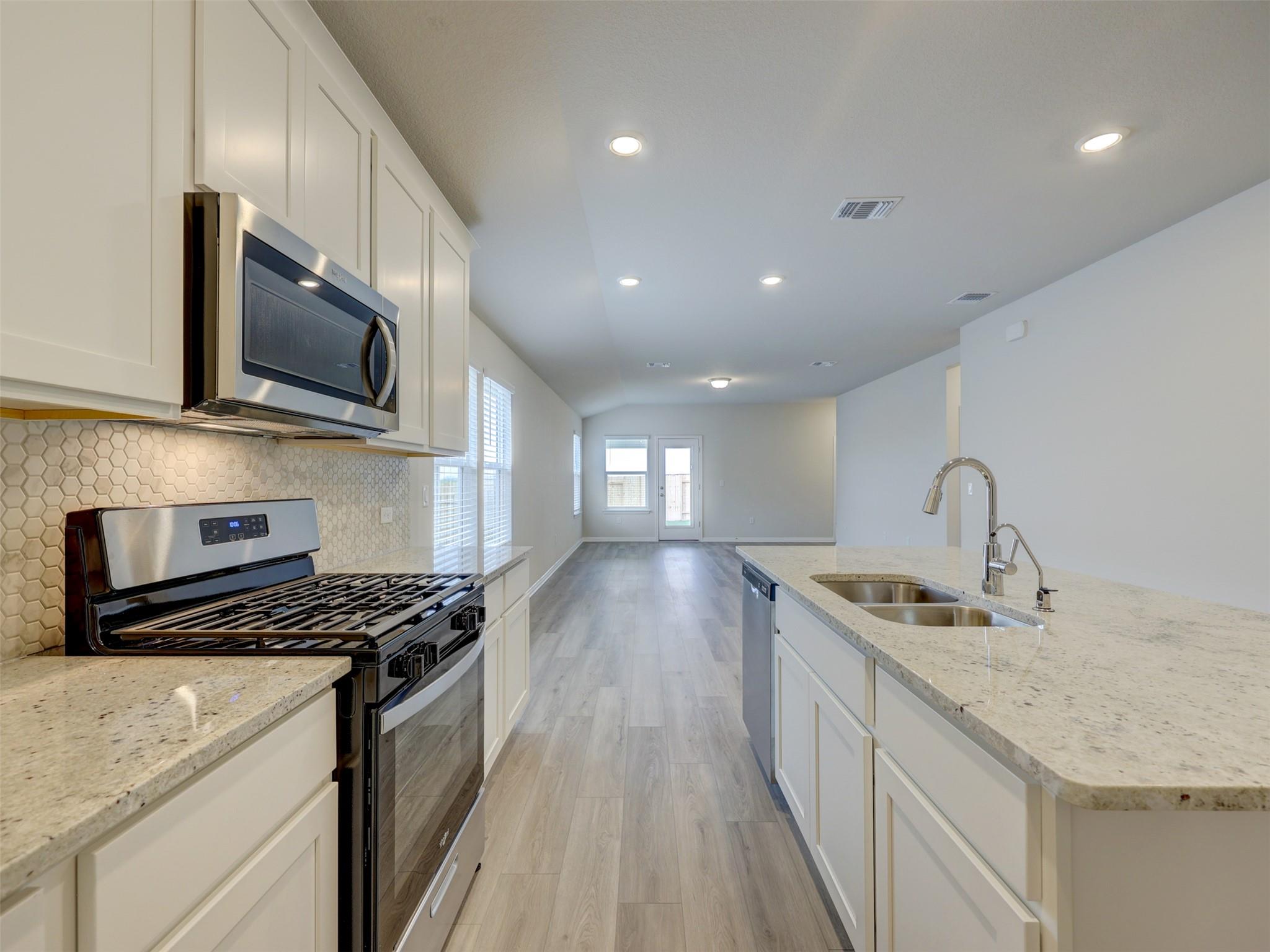 5104 Stockton Ln Property Photo 8