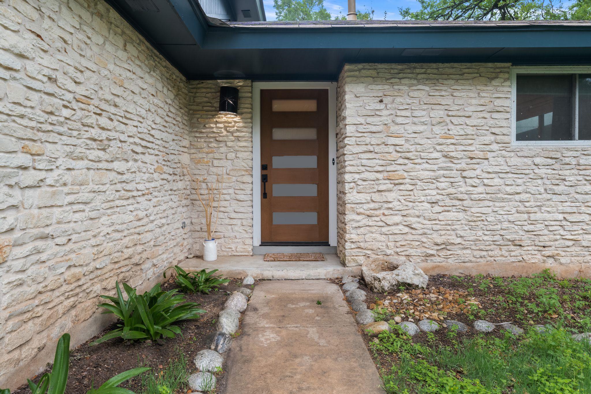 6113 Smith Oak Trl Property Photo 3