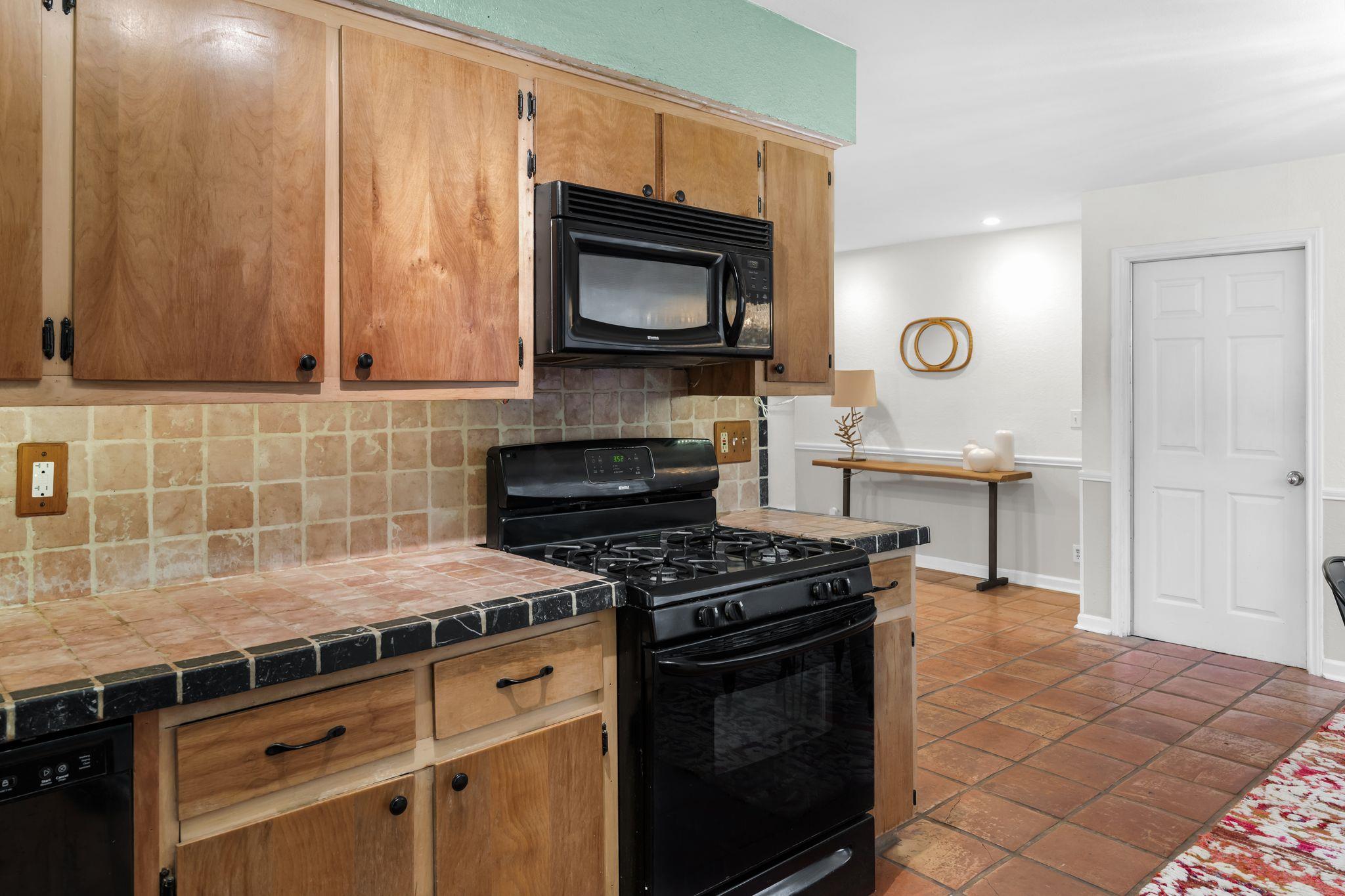 6113 Smith Oak Trl Property Photo 11