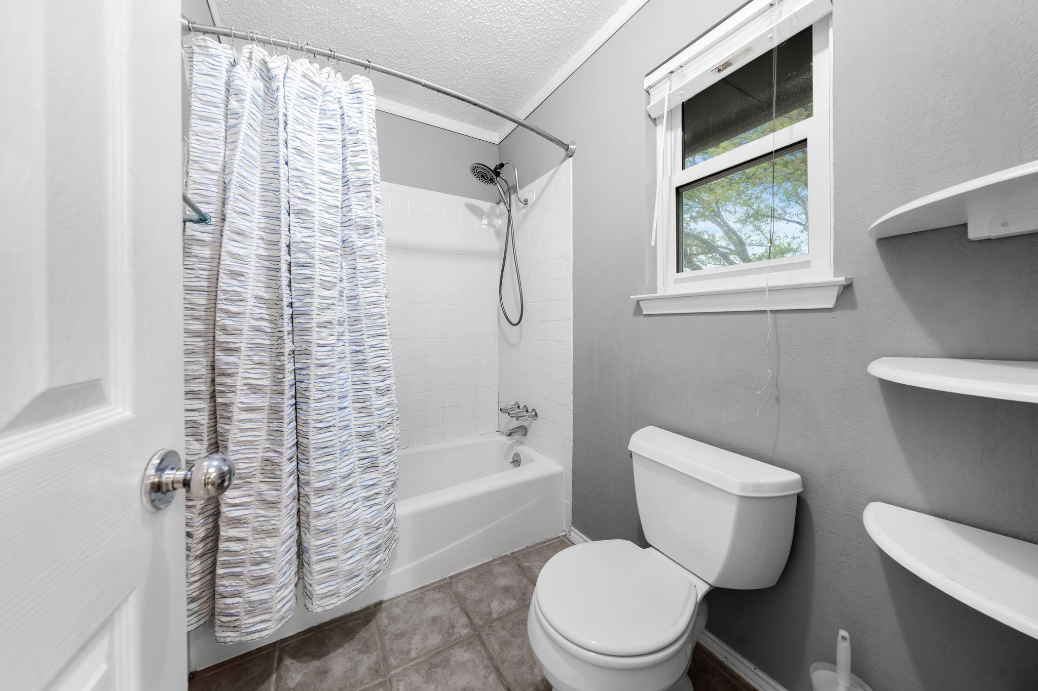 6113 Smith Oak Trl Property Photo 16