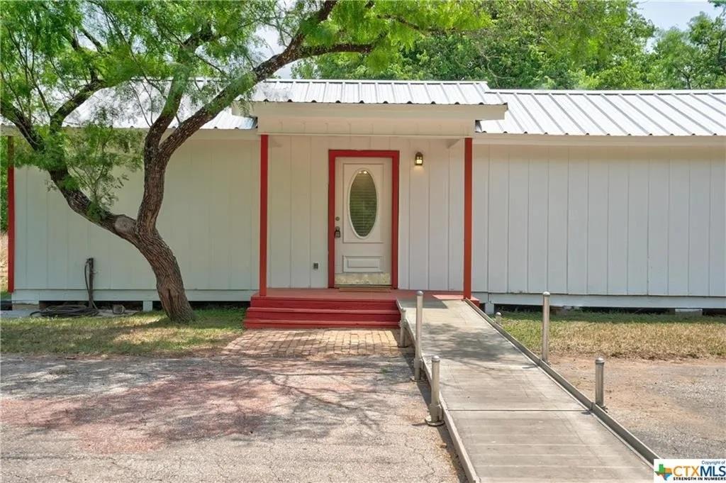 301 Tatum Rd Property Photo 1