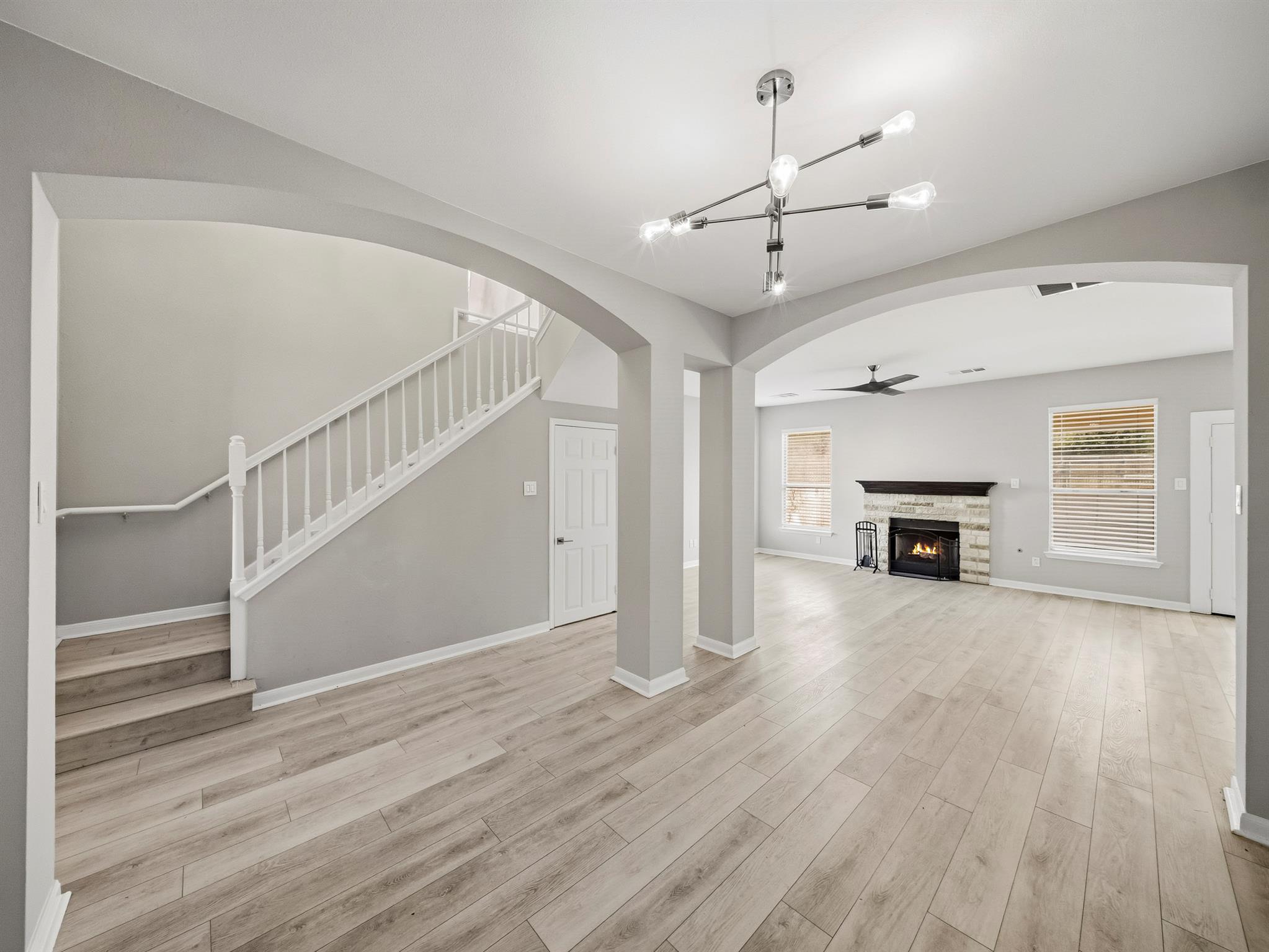6706 Carisbrooke Ln Property Photo 4