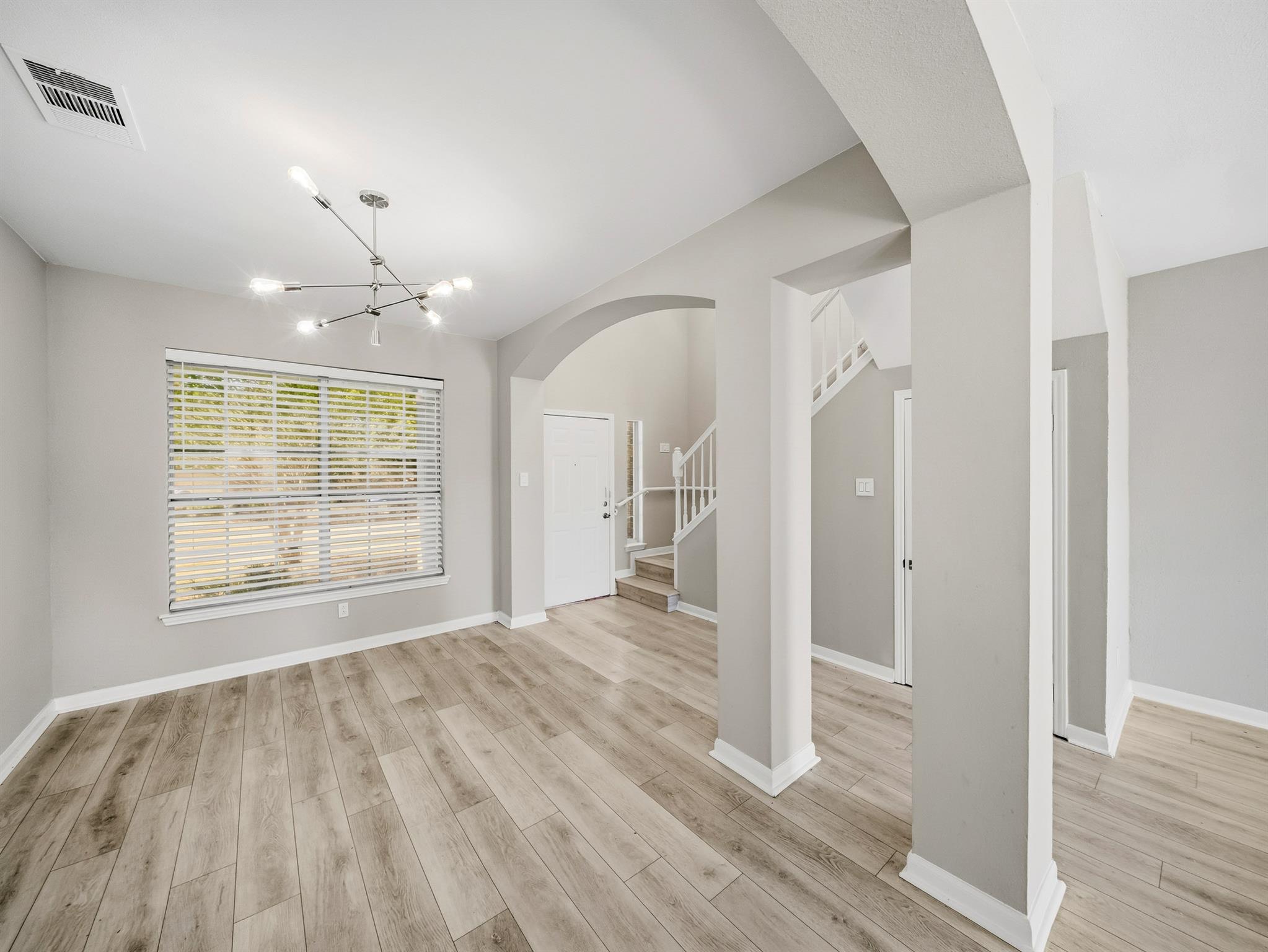 6706 Carisbrooke Ln Property Photo 6