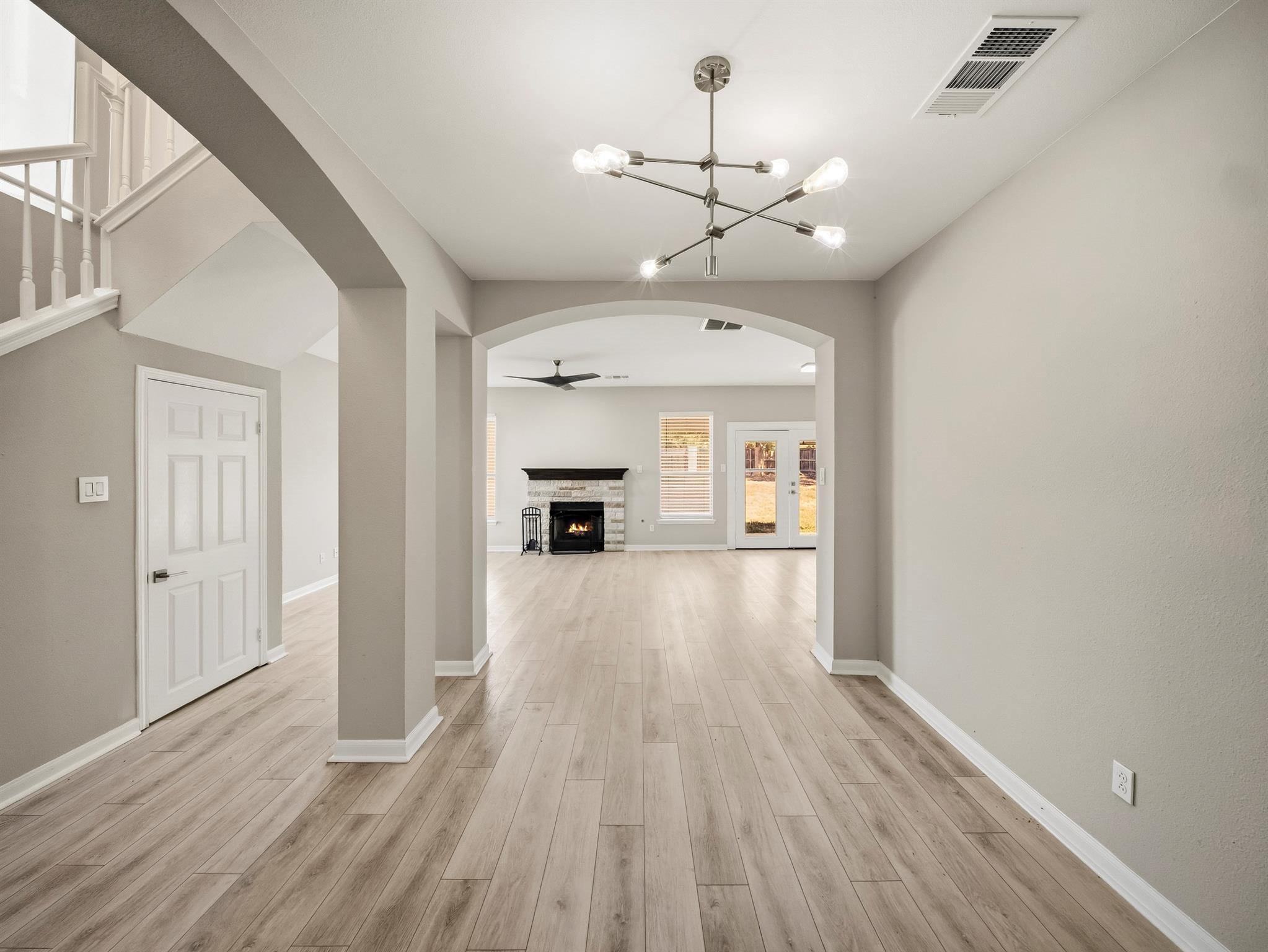 6706 Carisbrooke Ln Property Photo 7