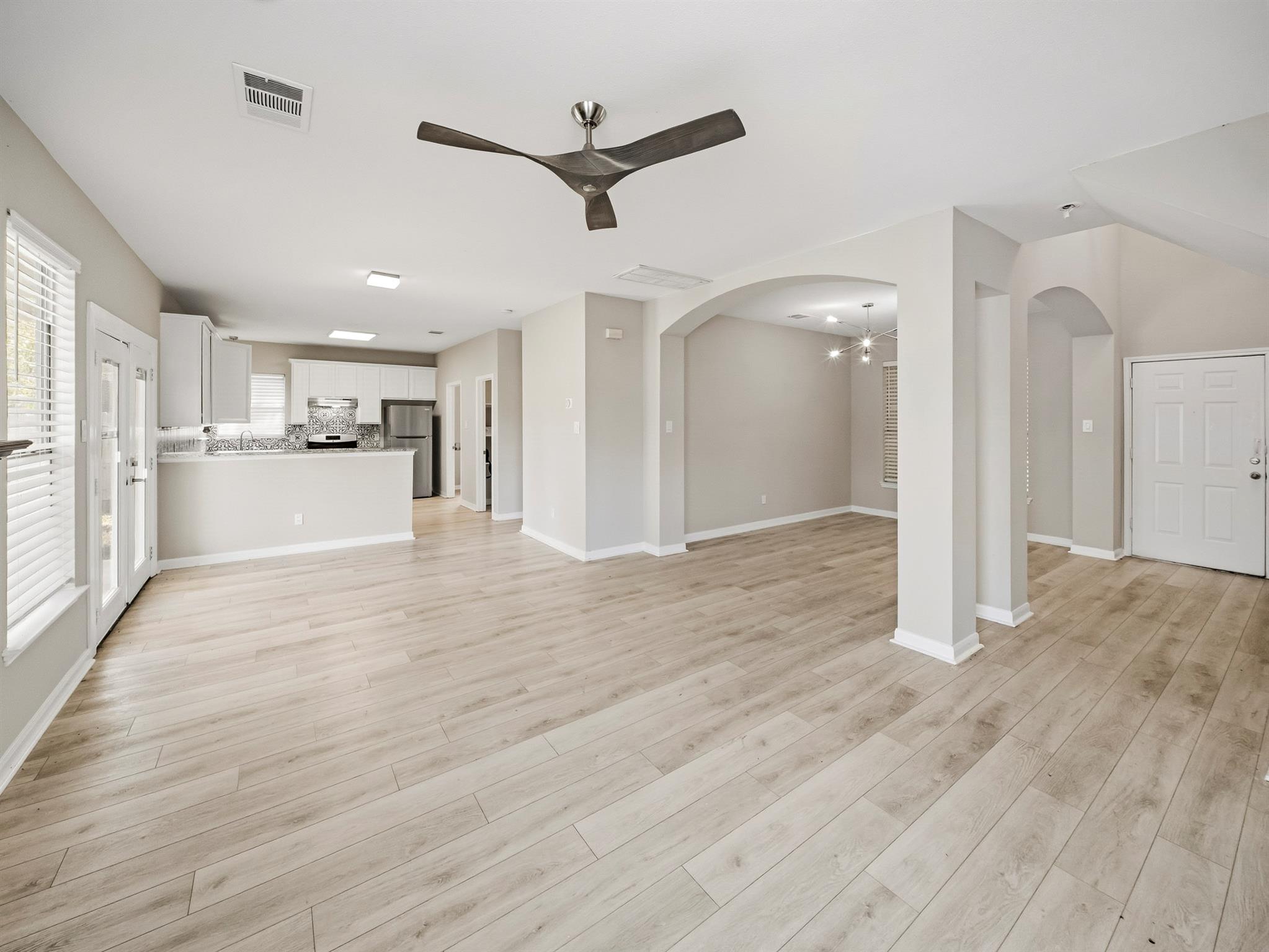 6706 Carisbrooke Ln Property Photo 8