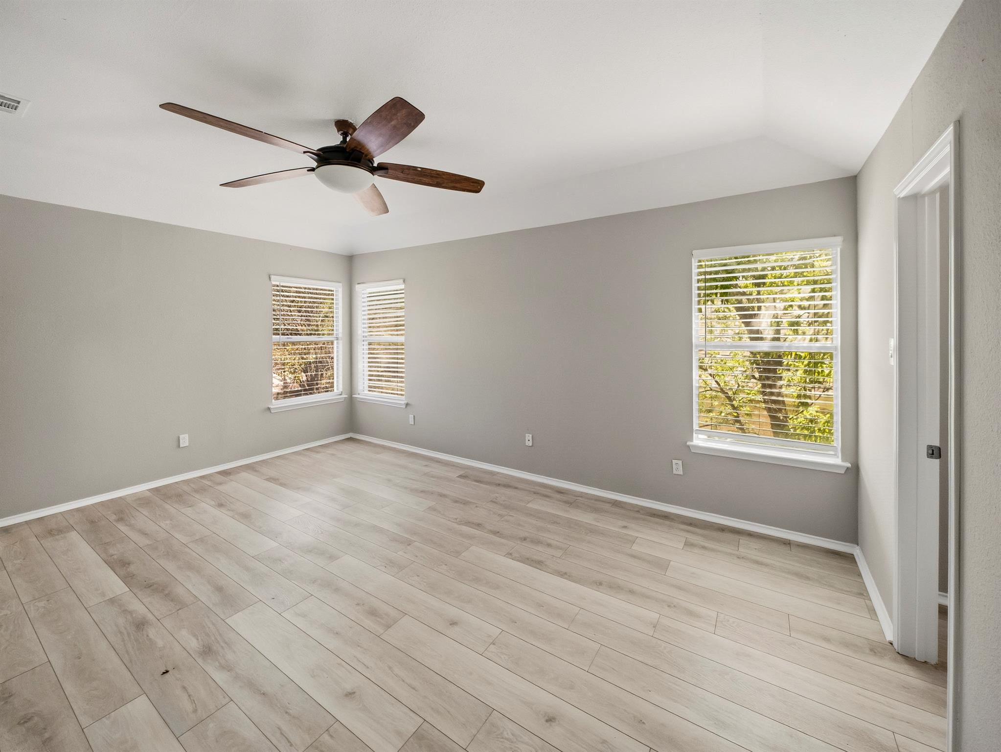 6706 Carisbrooke Ln Property Photo 19