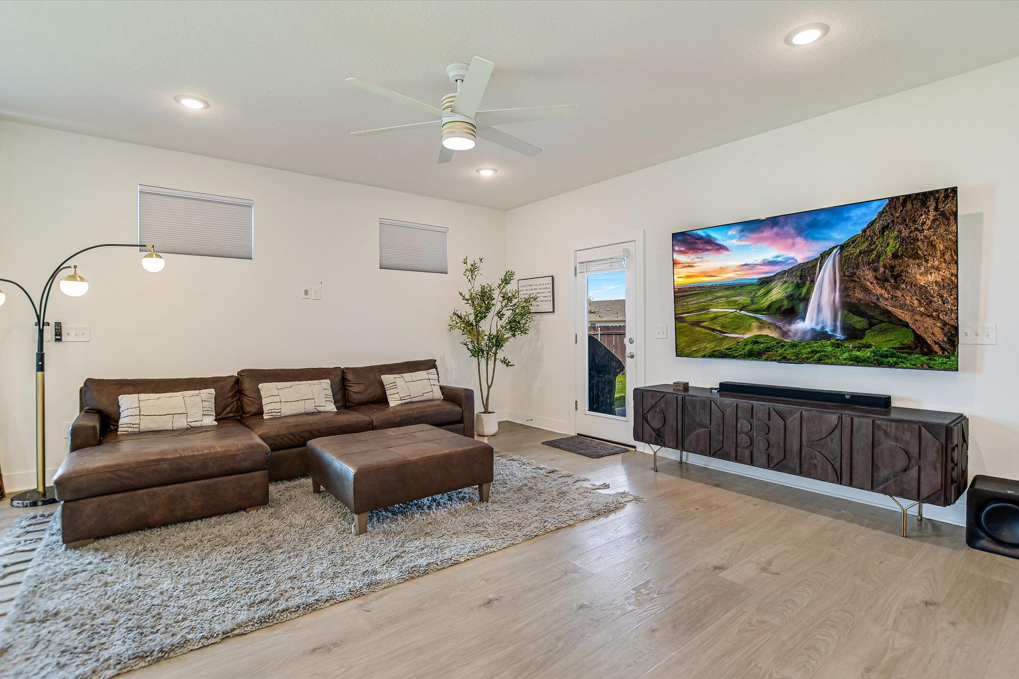 6115 Marsh Ln Property Photo 6