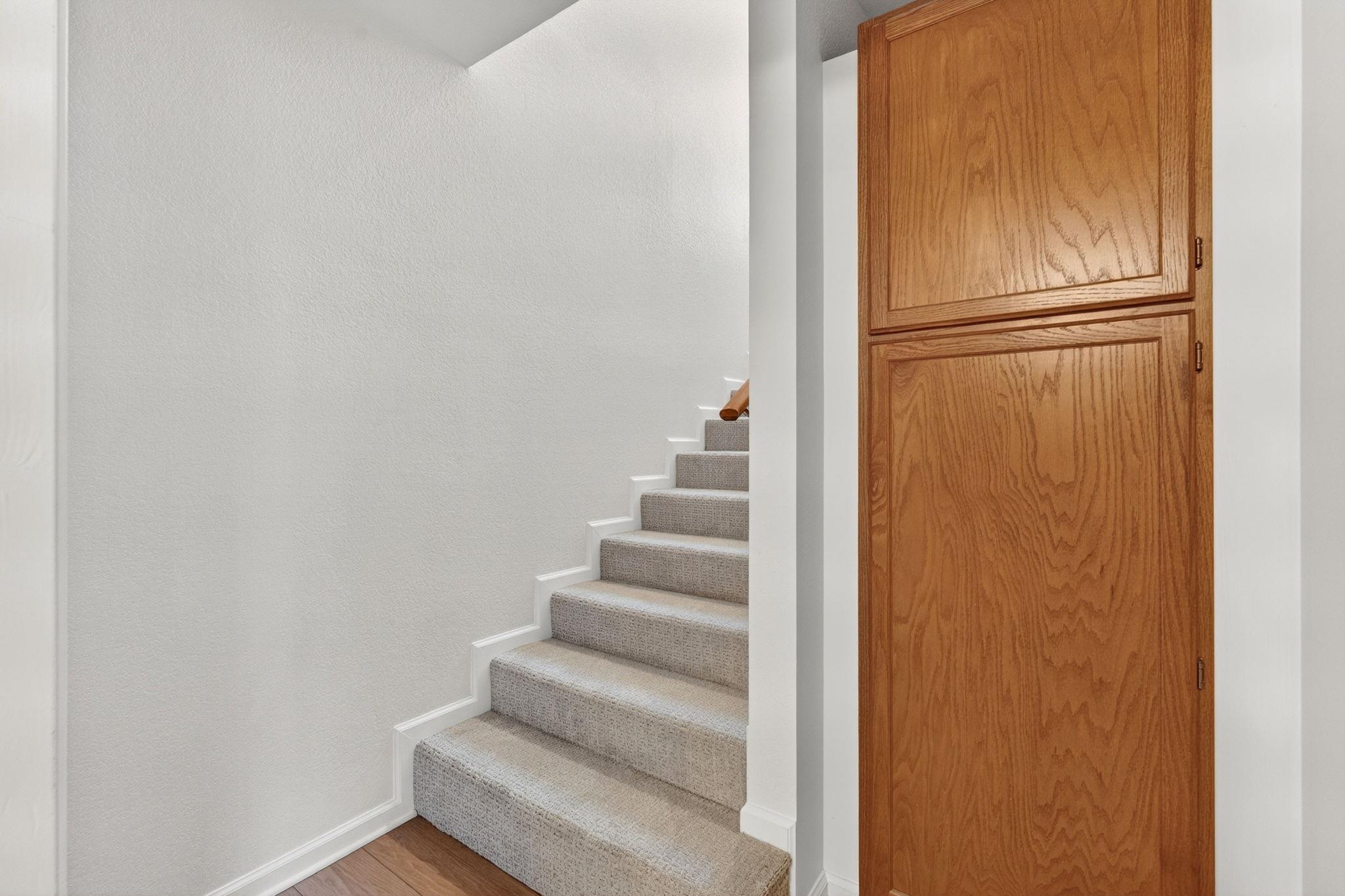 1010 Louise St Property Photo 11