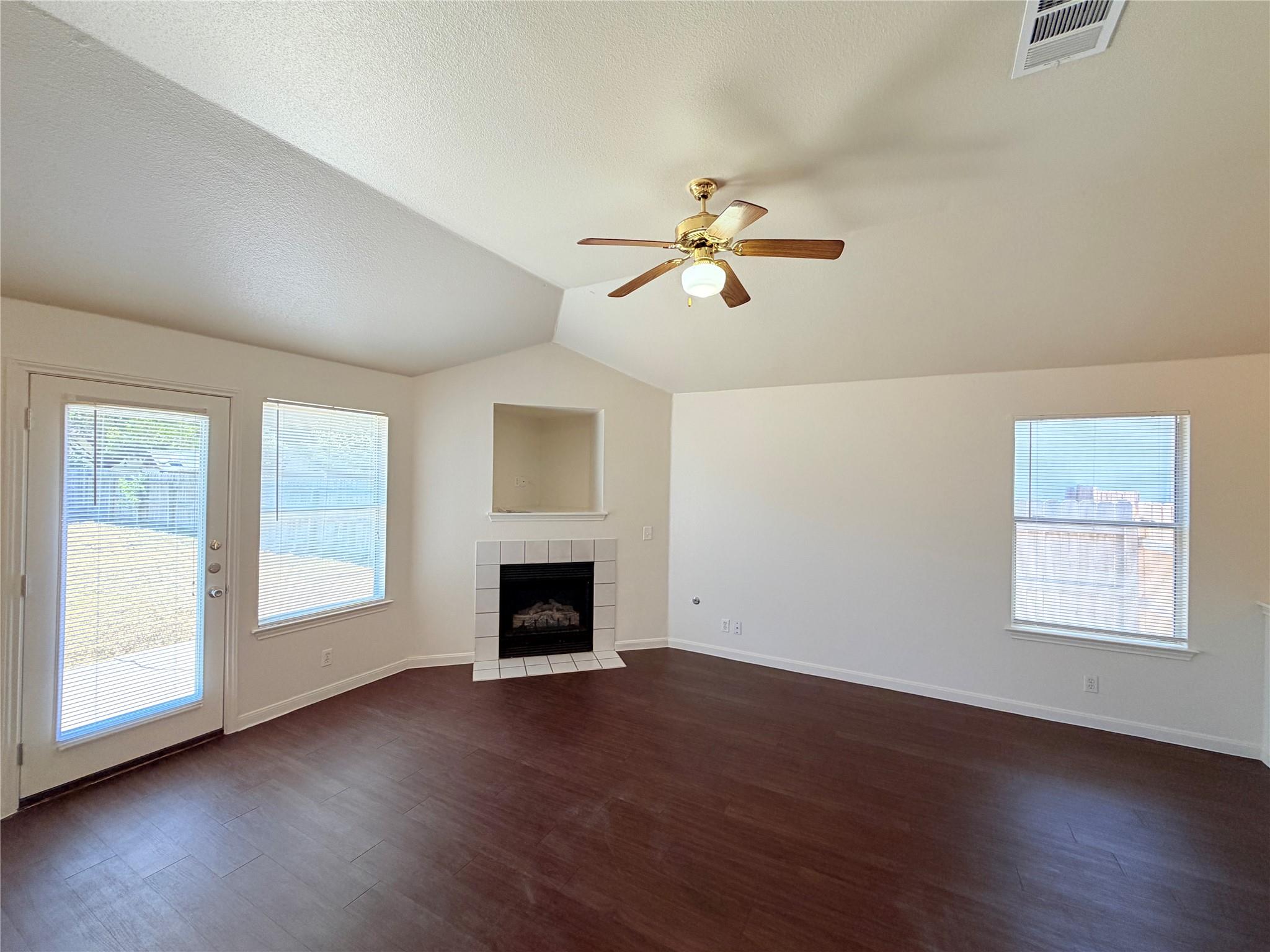 124 Estate Cv Property Photo 4