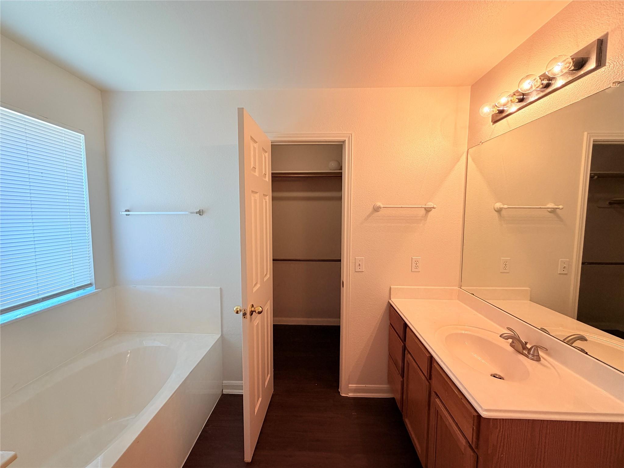 124 Estate Cv Property Photo 20
