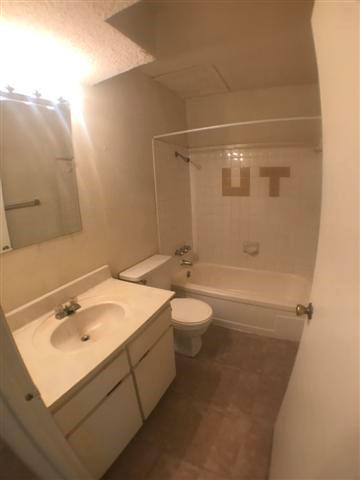 2408 Longview St #111 Property Photo 7