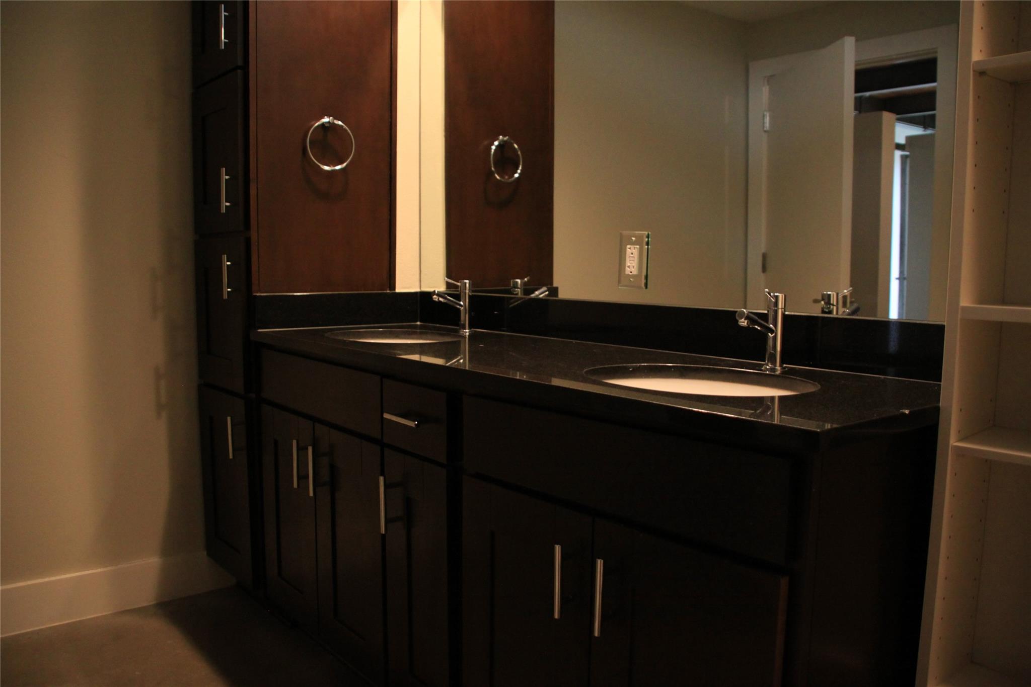 2205 N Lamar Blvd #115 Property Photo 9