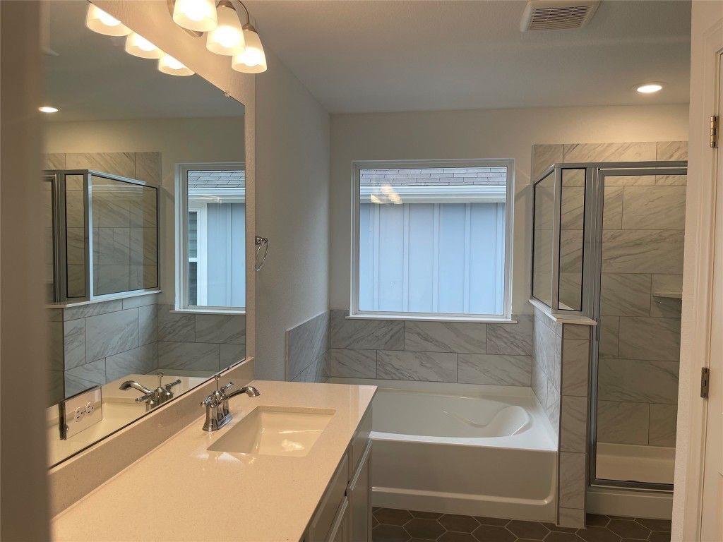 304 Harbors Ln Property Photo 11